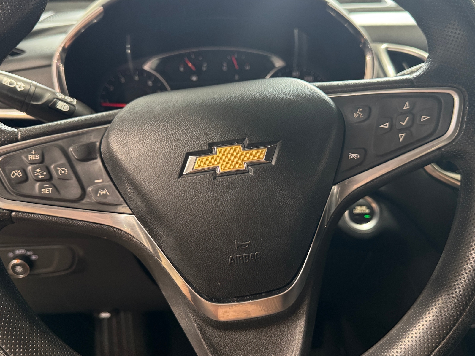 Thumbnail: 2023 Chevrolet Equinox - 5
