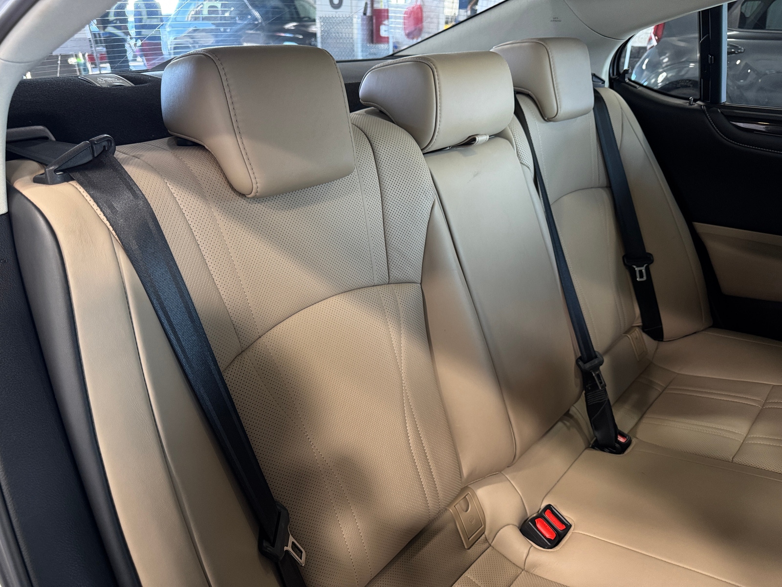 Thumbnail: 2019 Lexus ES - 6