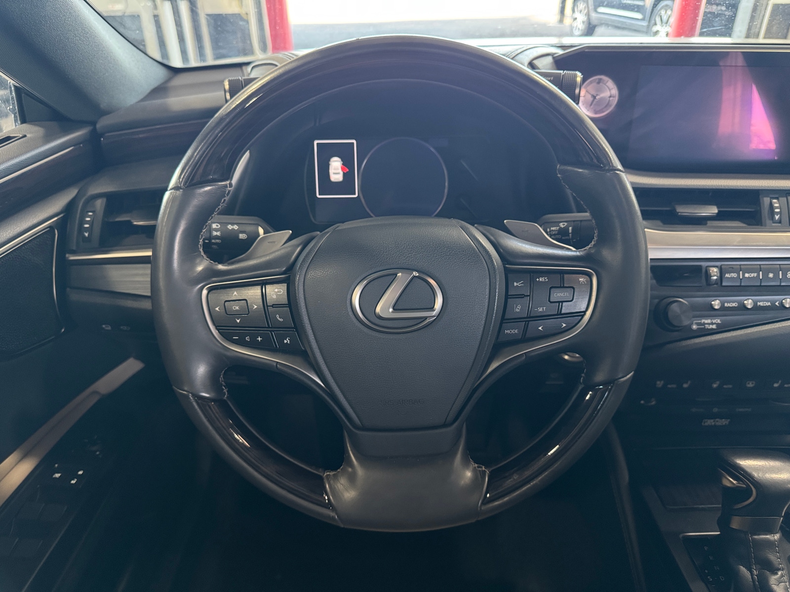 Thumbnail: 2019 Lexus ES - 5