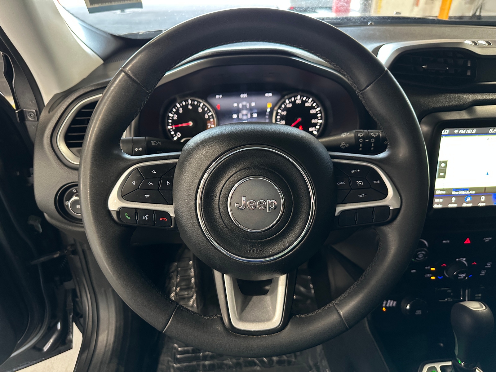 Thumbnail: 2019 Jeep Renegade - 5