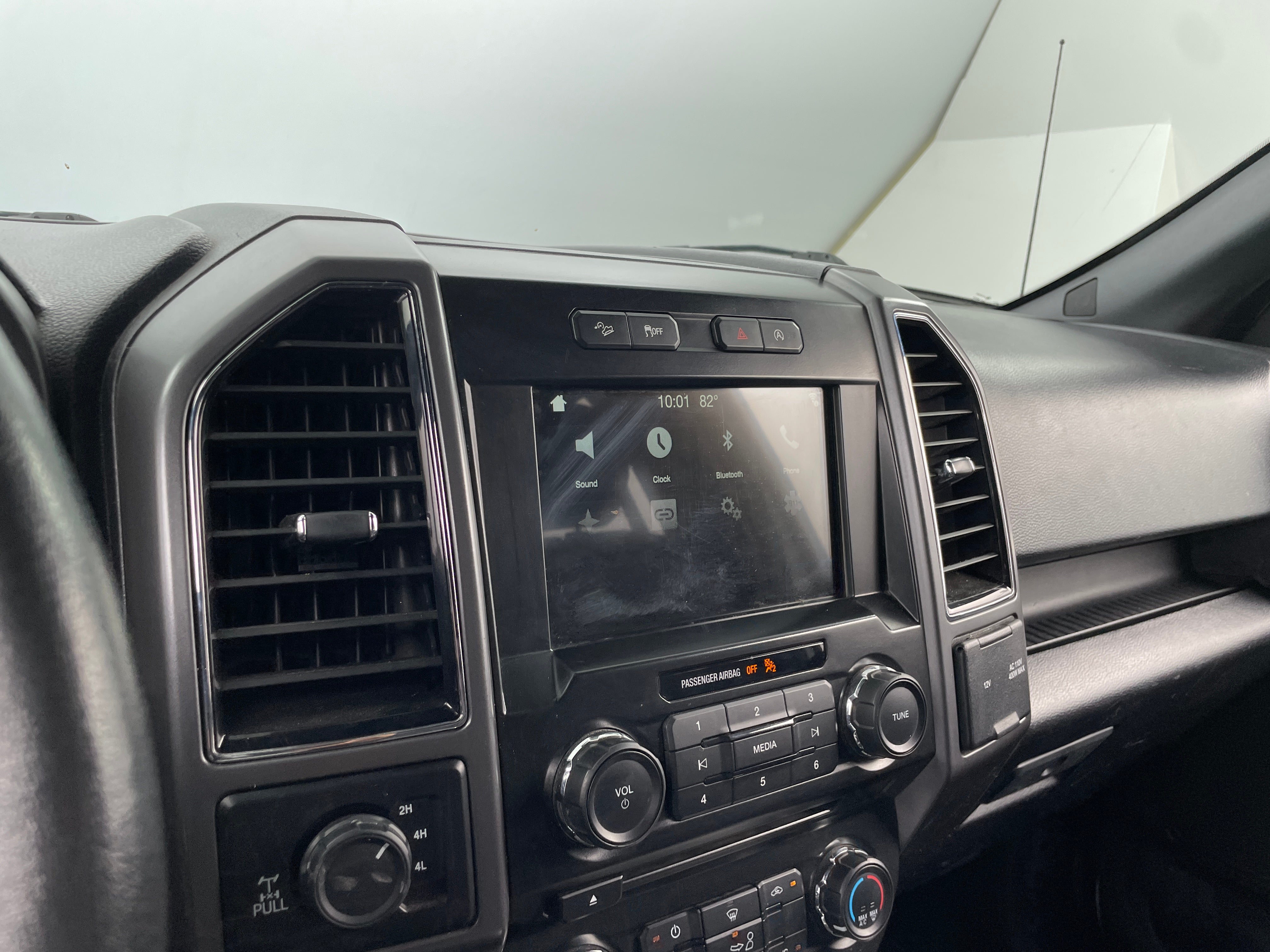 2017 Ford Econoline E-150 4