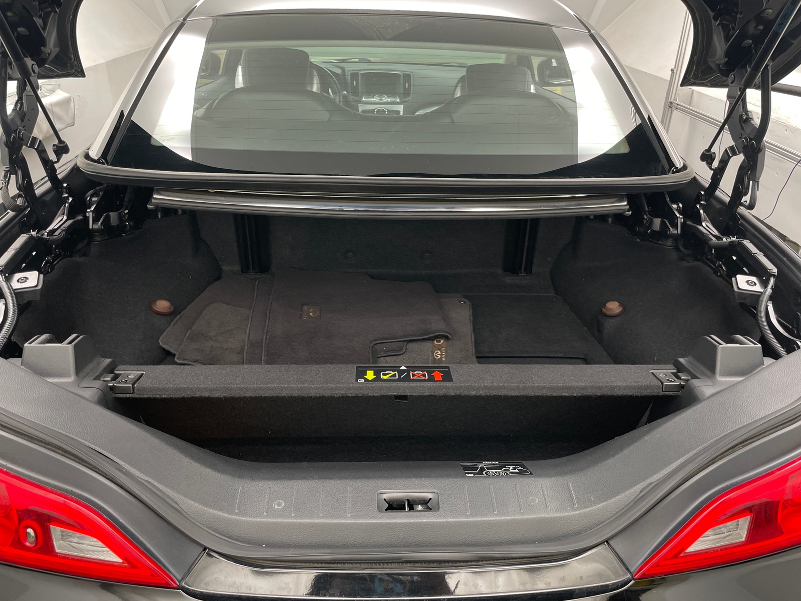 Thumbnail: 2014 INFINITI Q60 - 6