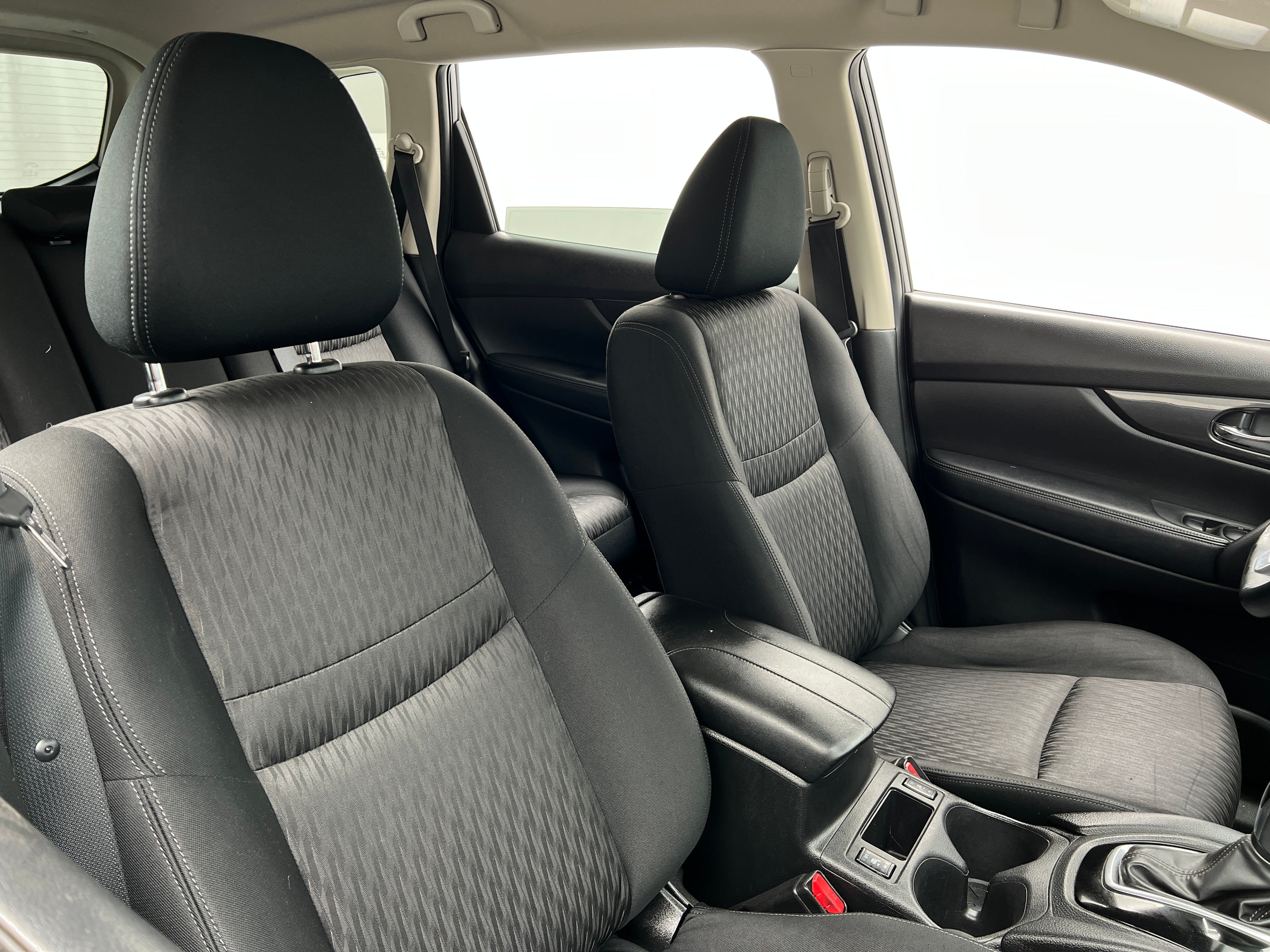 2020 Nissan Rogue SV 2