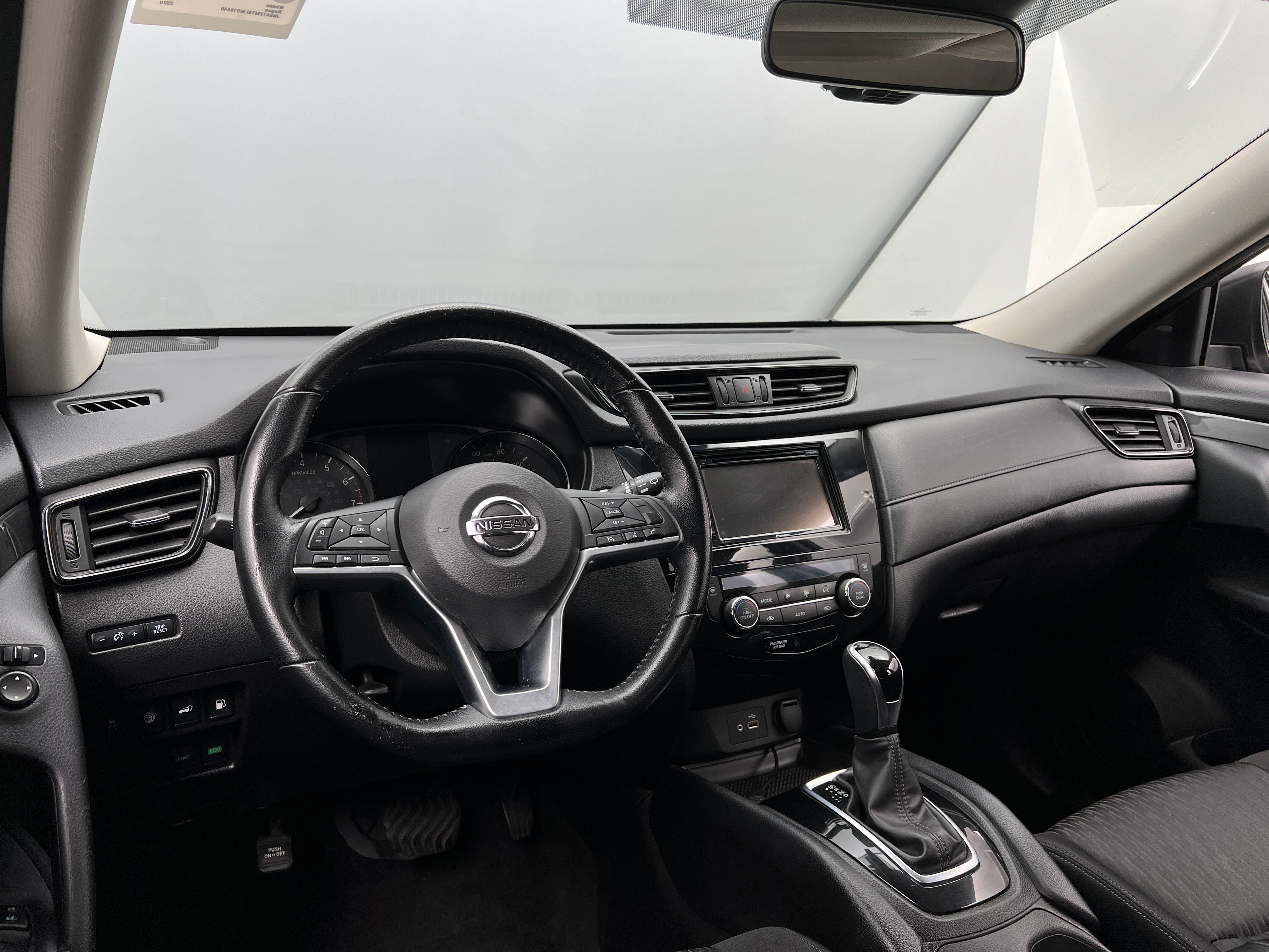 2020 Nissan Rogue SV 3