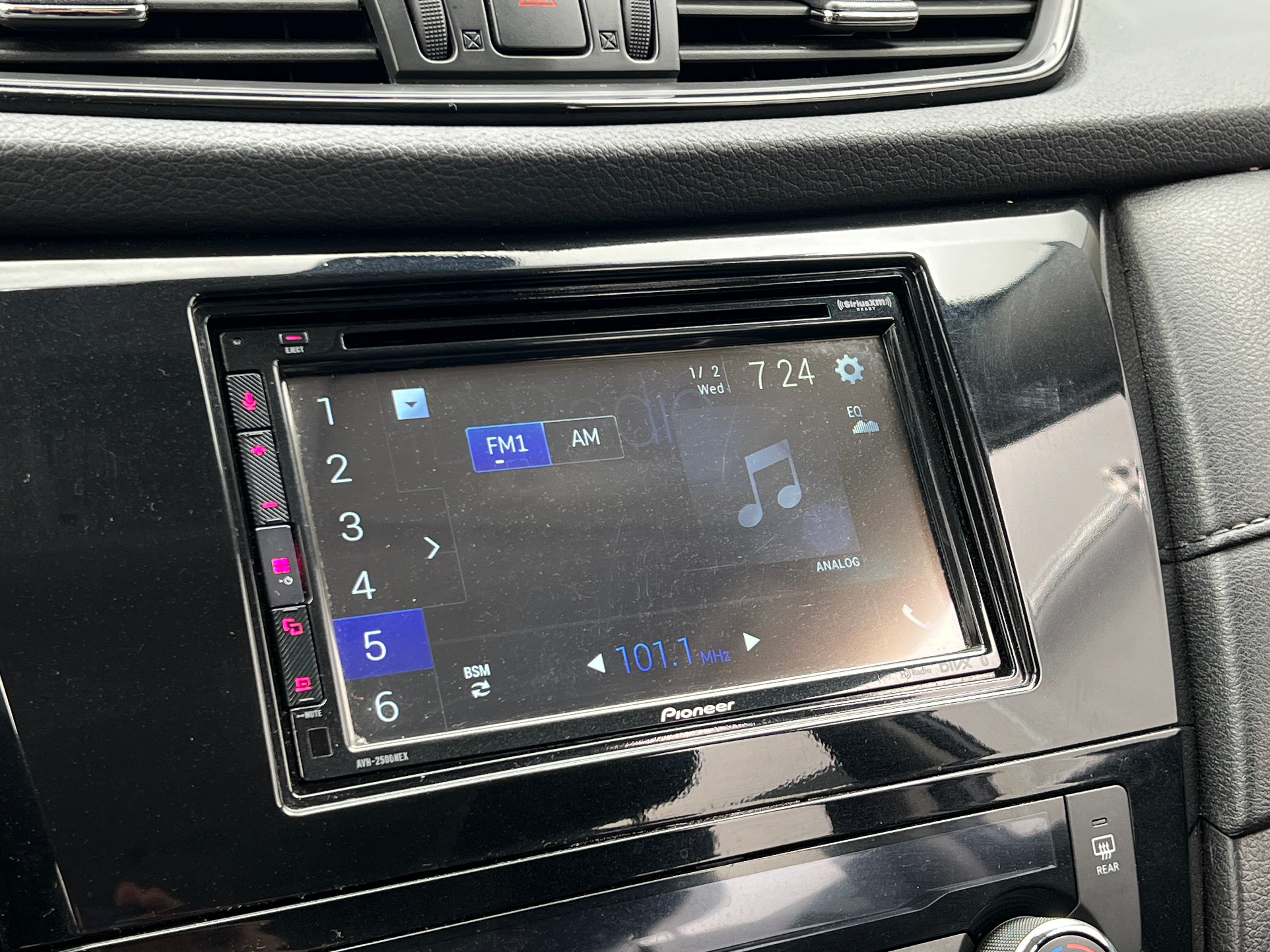 2020 Nissan Rogue SV 4