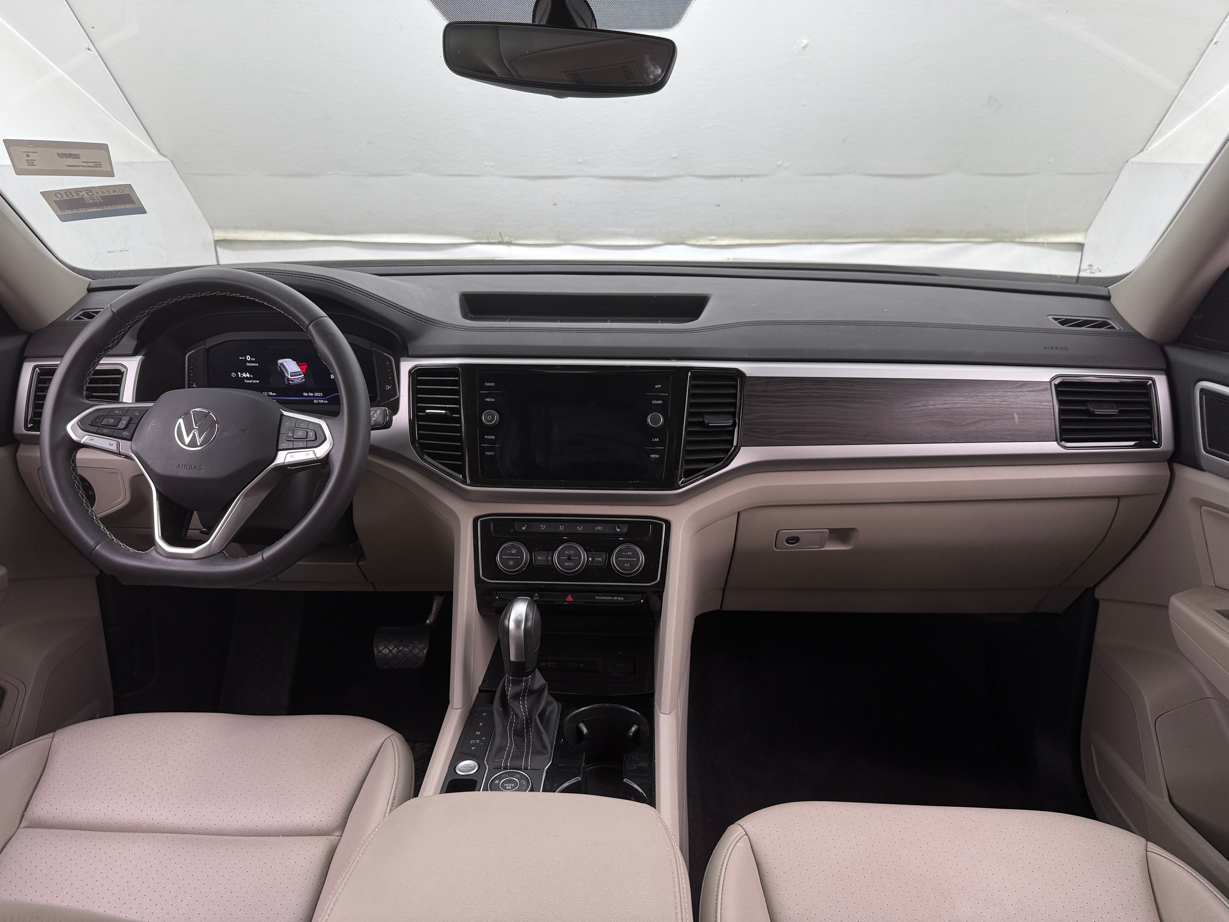 2023 Volkswagen Atlas SE 2