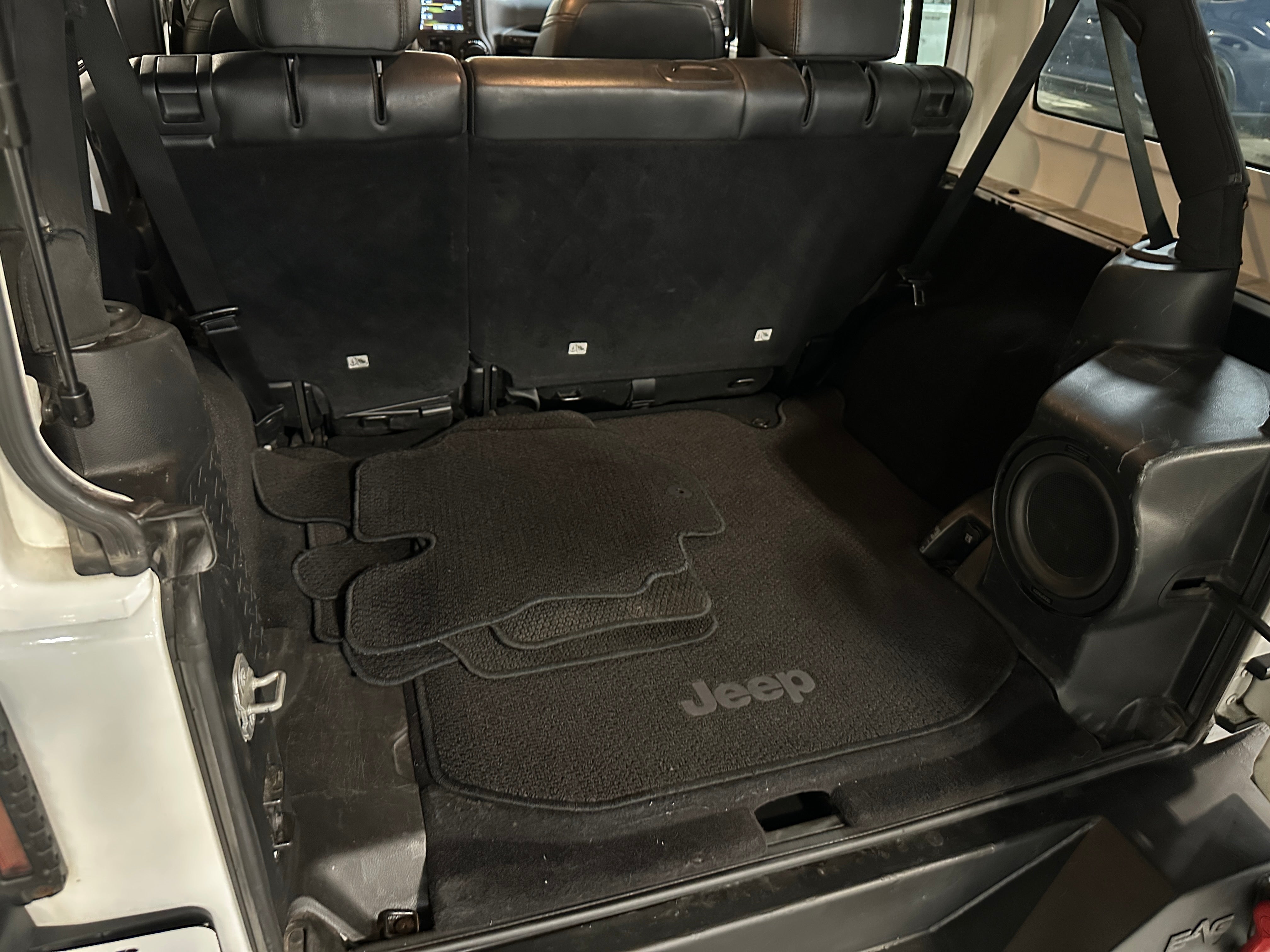 2014 Jeep Wrangler Unlimited Altitude 6