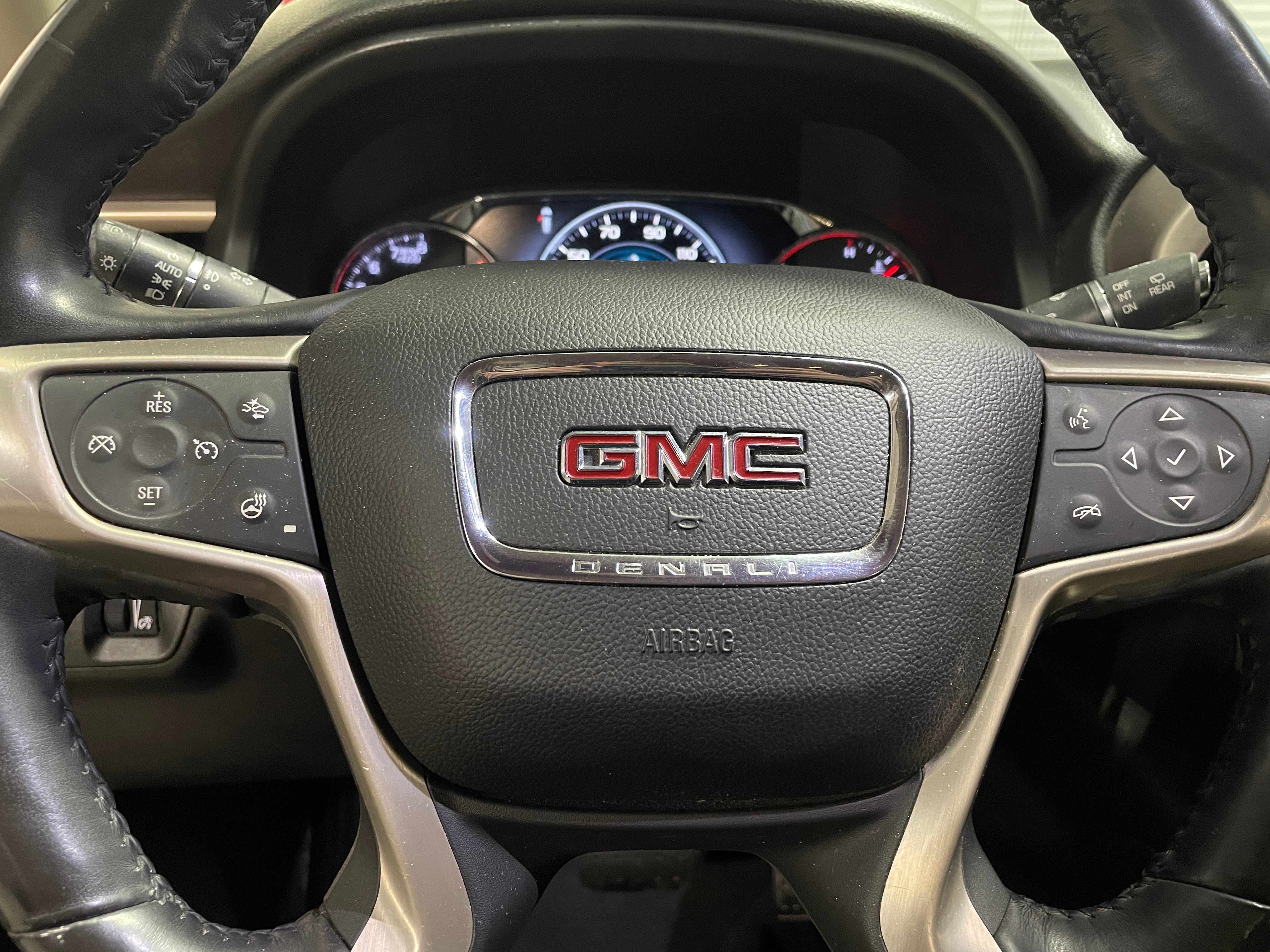 2018 GMC Acadia Denali 4