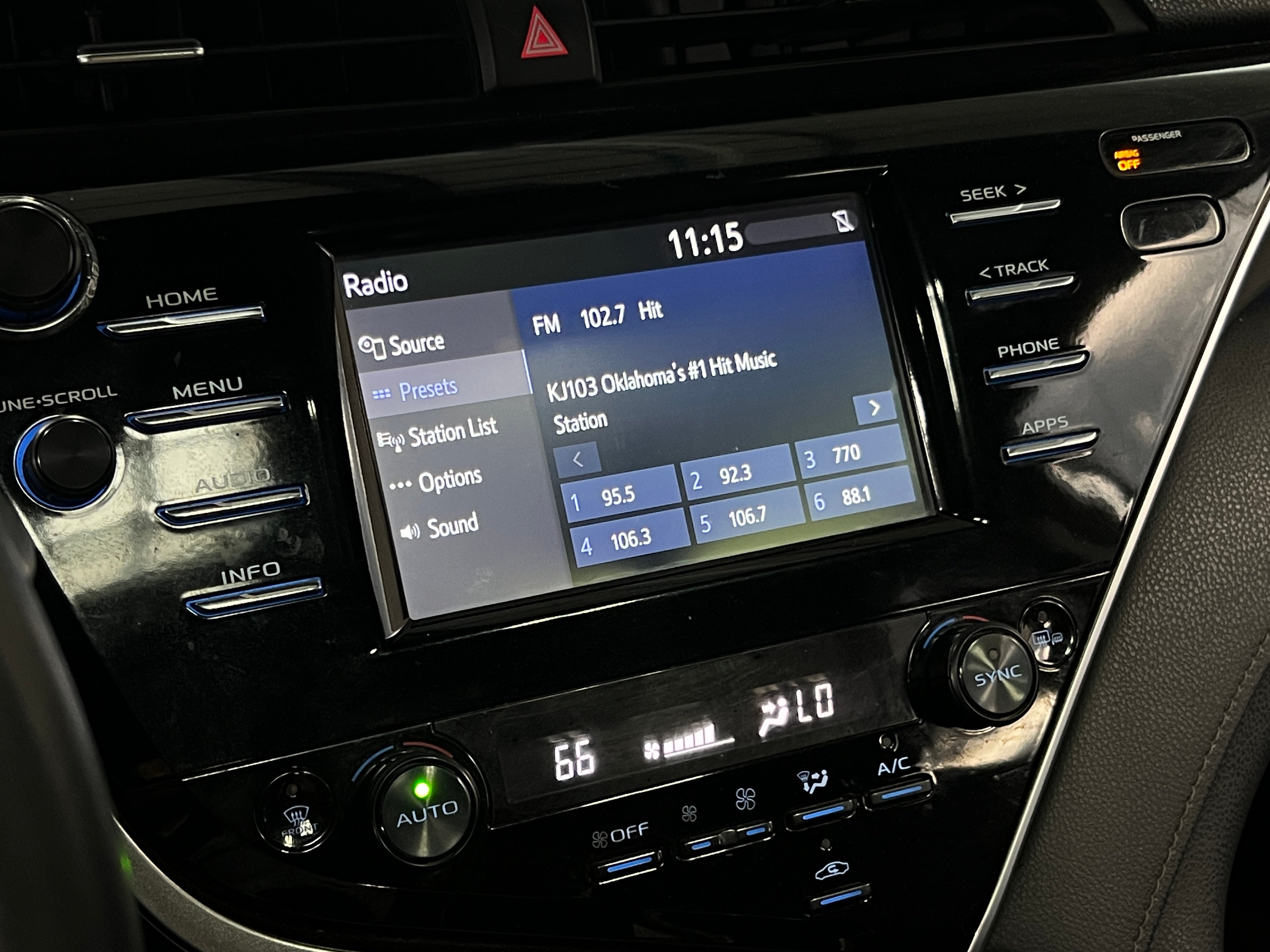 2018 Toyota Camry XSE 3