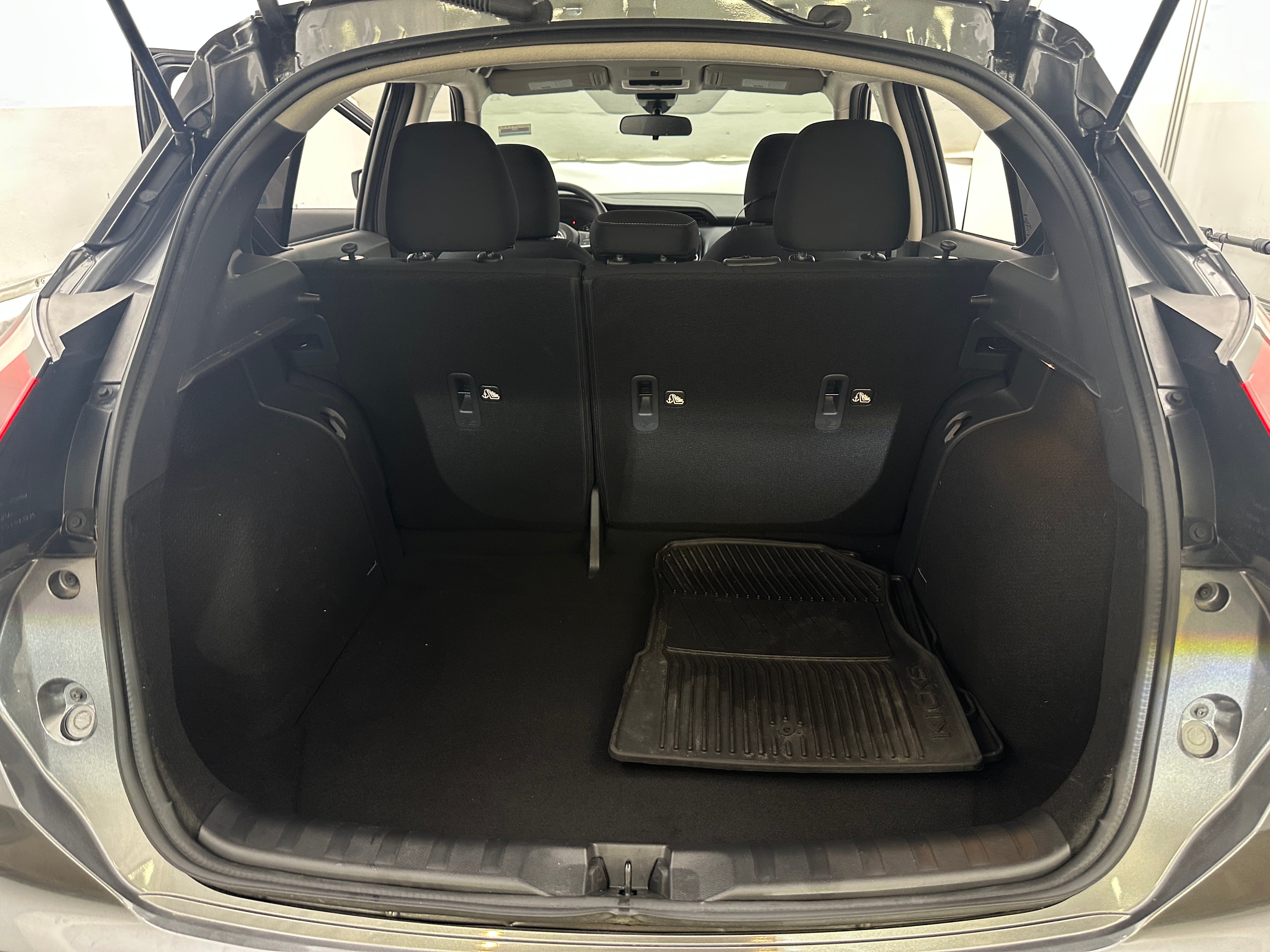 2024 Nissan Kicks SV 7