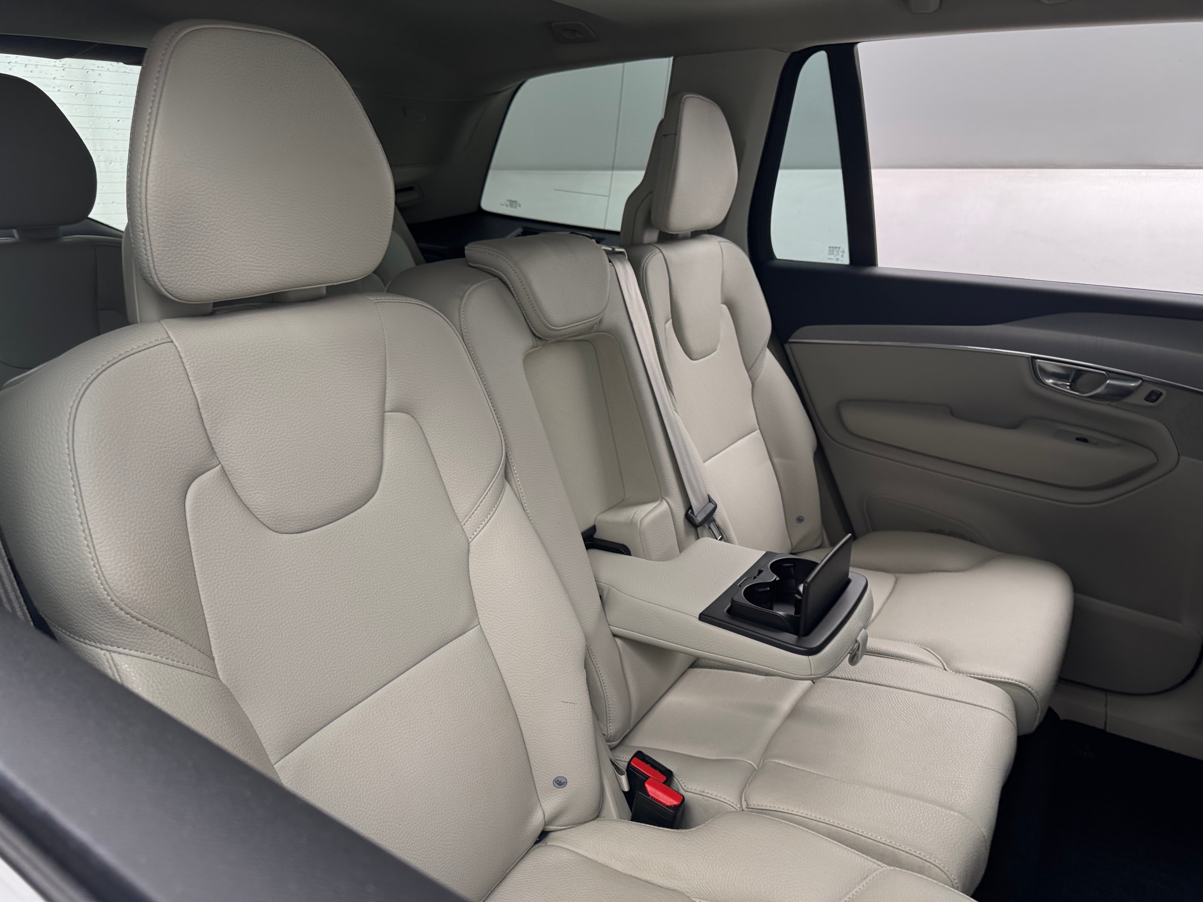 2022 Volvo XC90 T5 Momentum 5