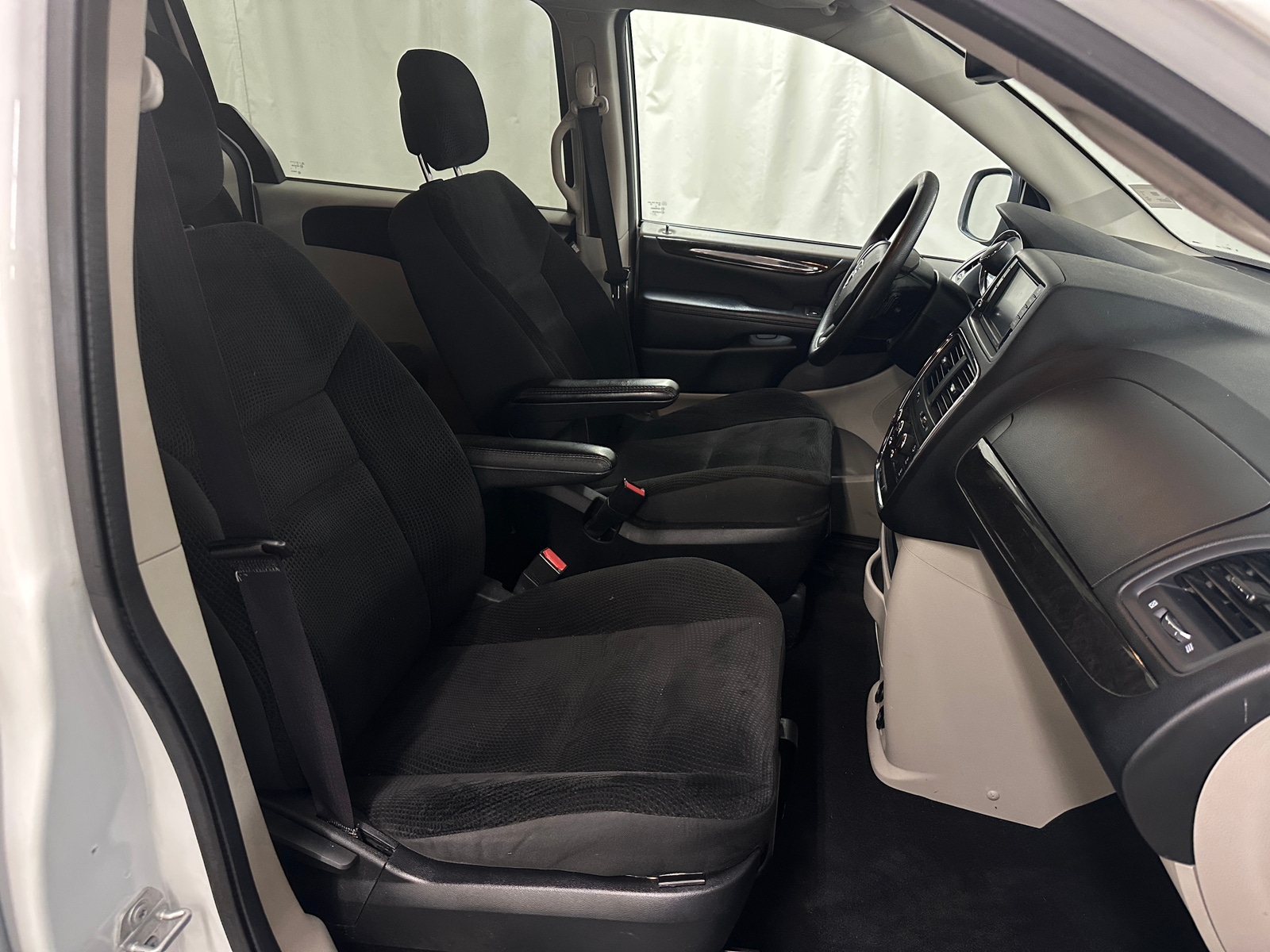 Thumbnail: 2019 Dodge Grand Caravan - 2