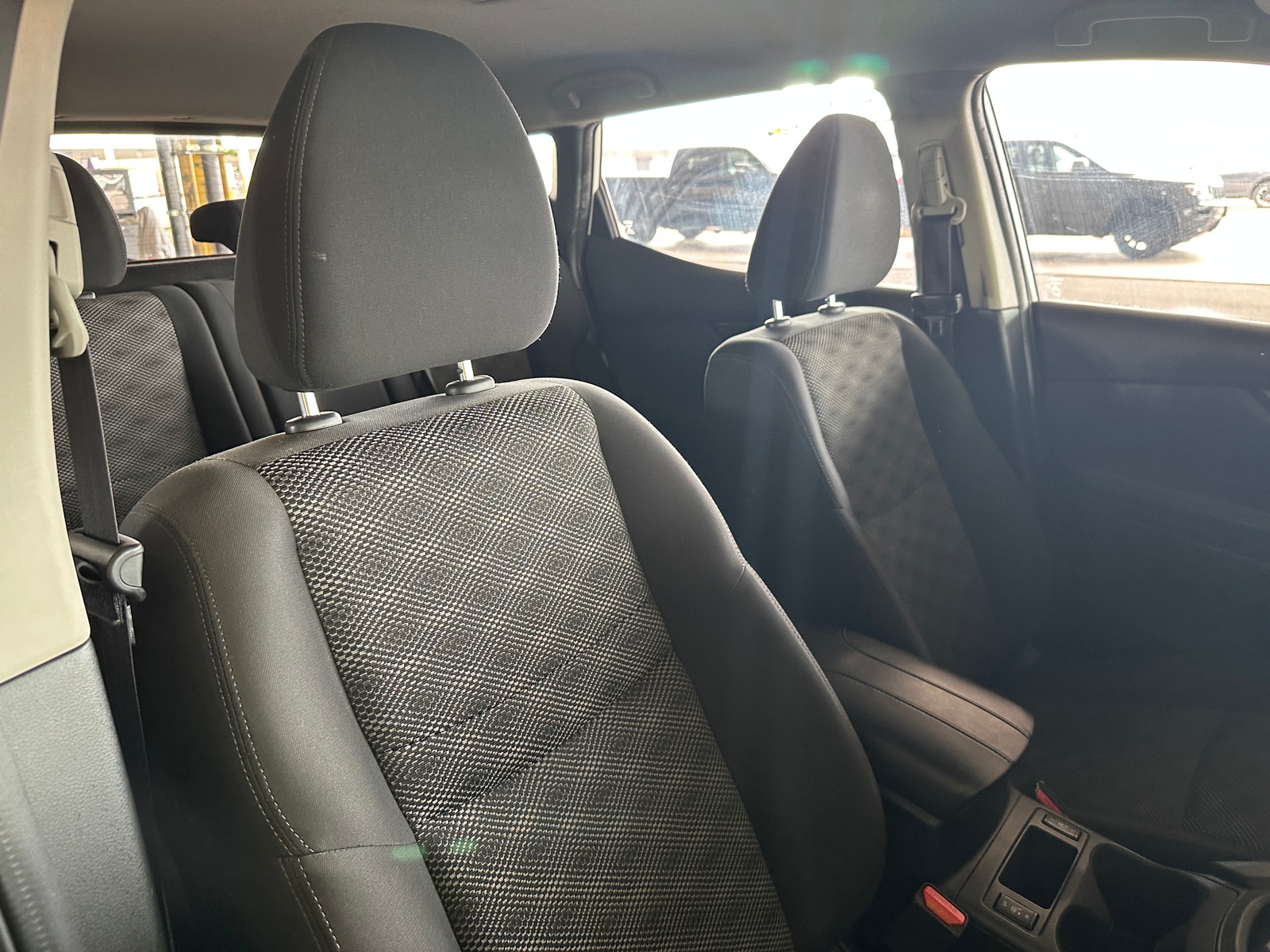 Thumbnail: 2021 Nissan Rogue Sport - 2