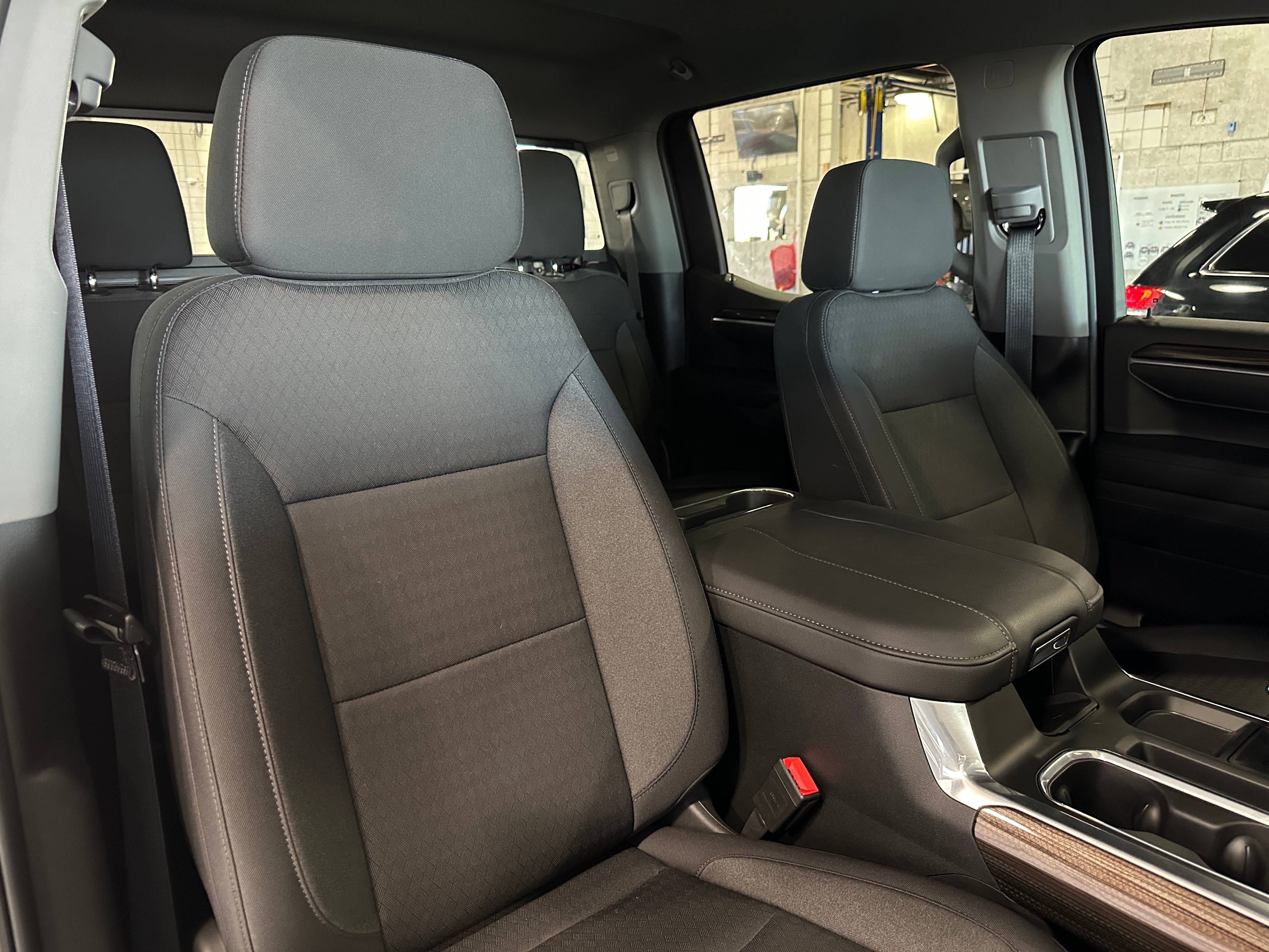 2024 Chevrolet Silverado 1500 RST 2