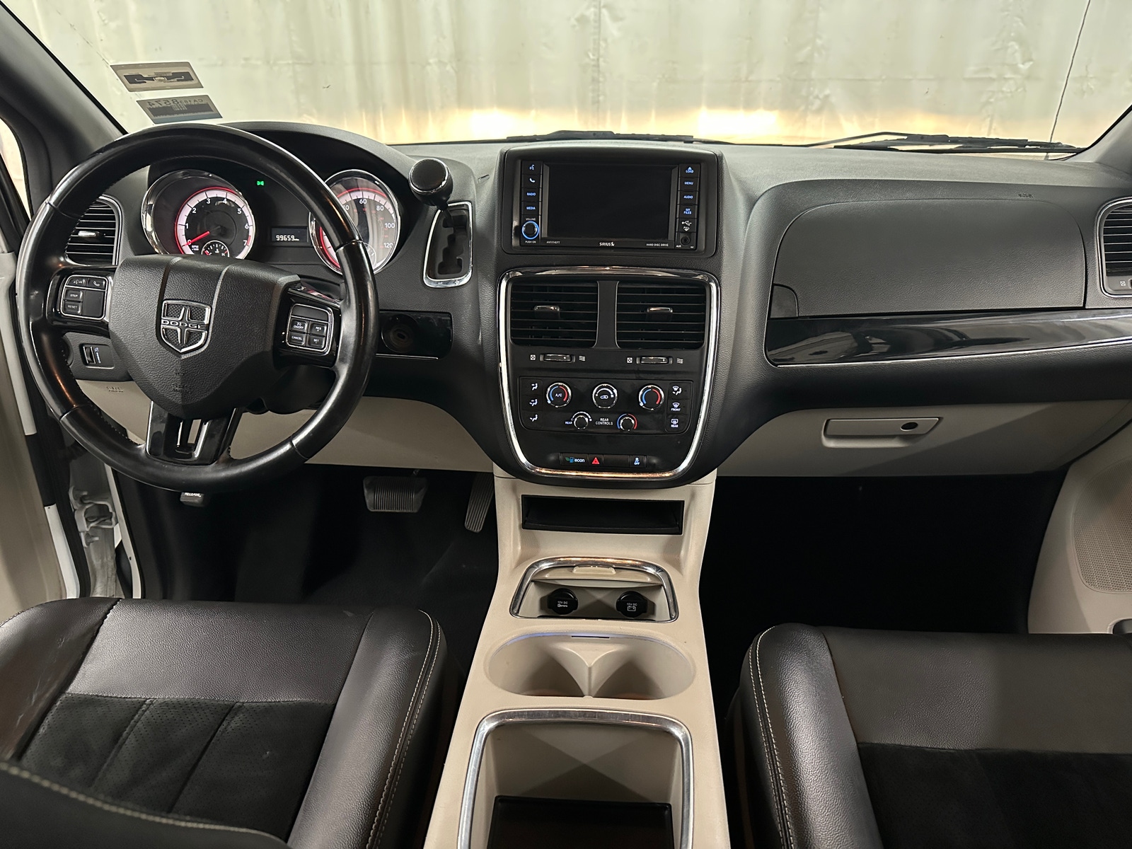 Thumbnail: 2017 Dodge Grand Caravan - 2