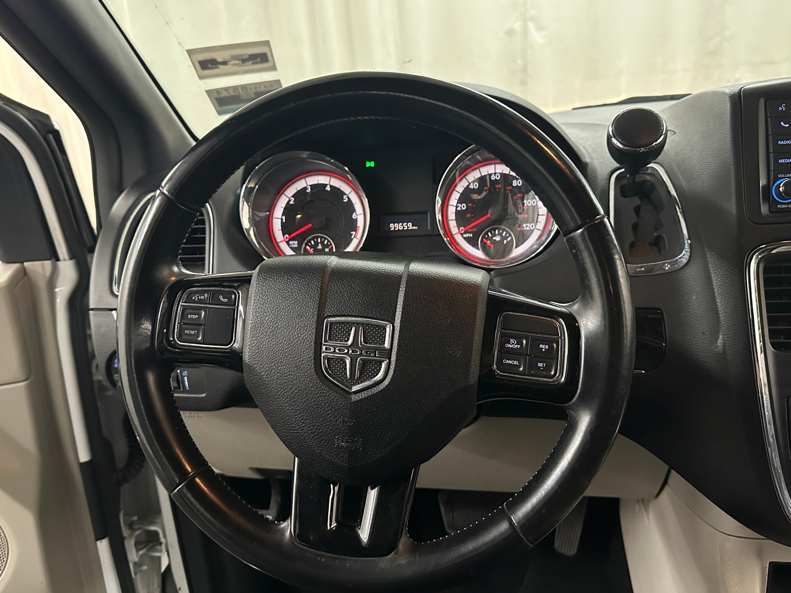 Thumbnail: 2017 Dodge Grand Caravan - 4