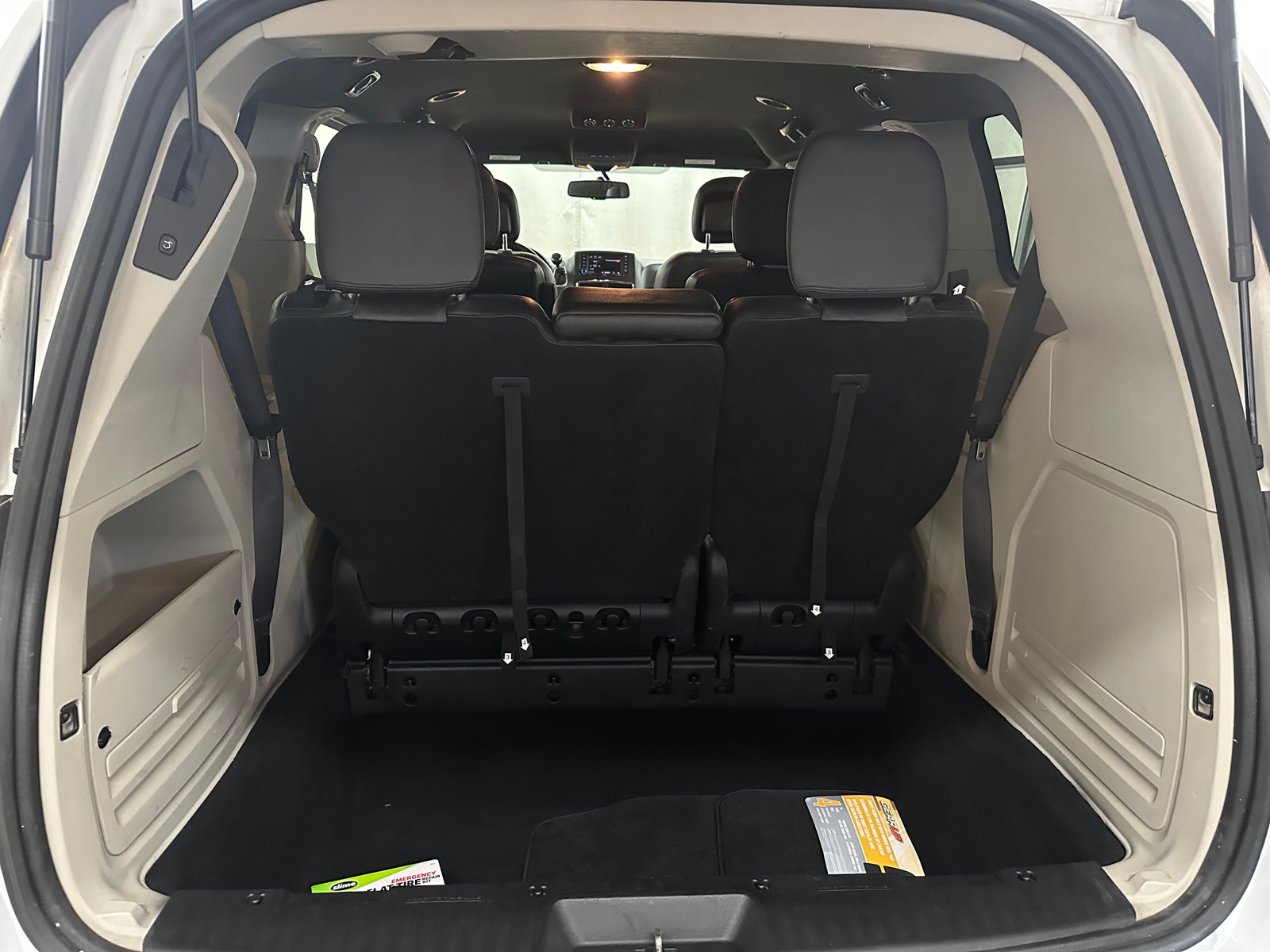 Thumbnail: 2017 Dodge Grand Caravan - 6