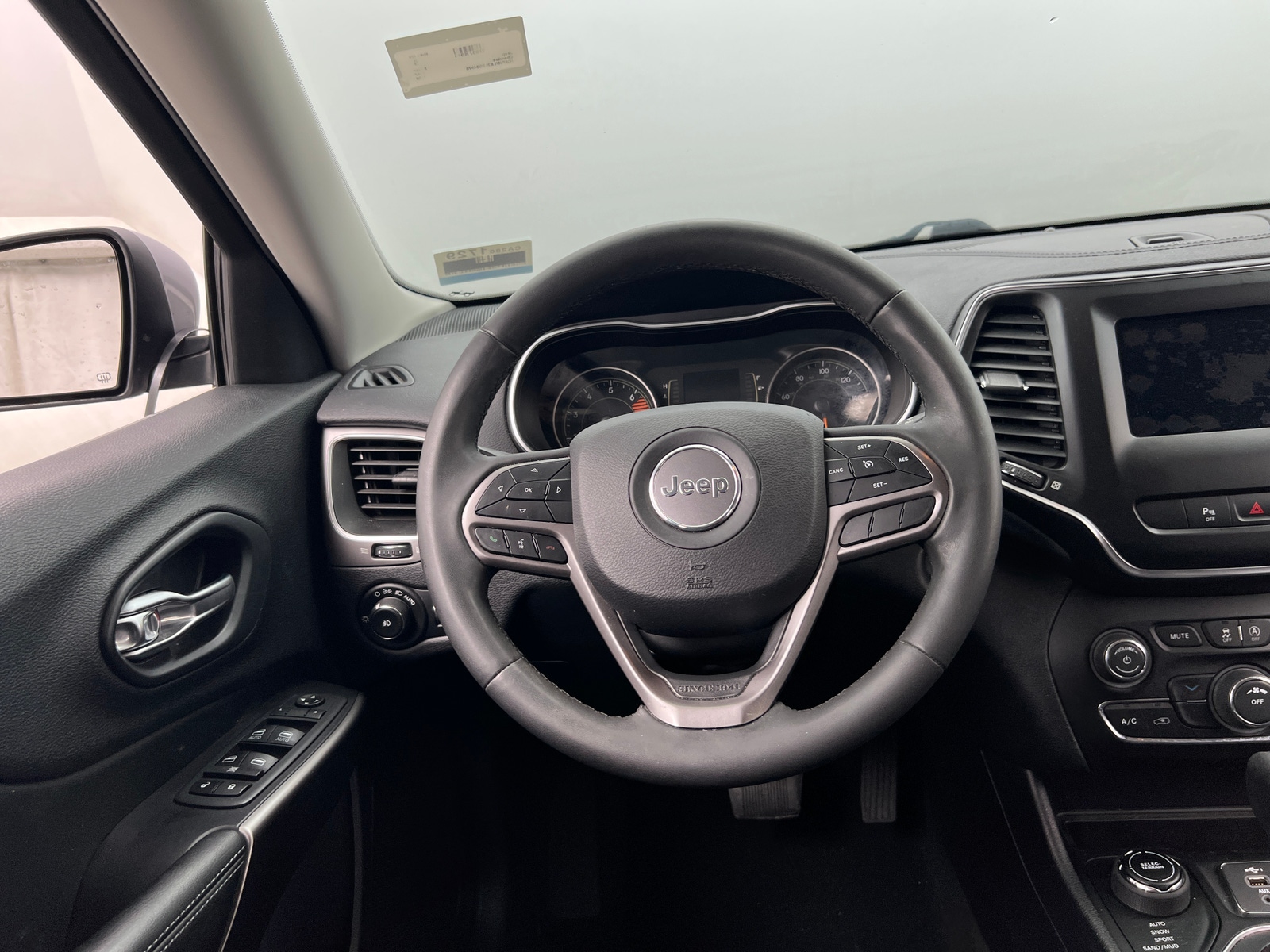 Thumbnail: 2020 Jeep Cherokee - 5