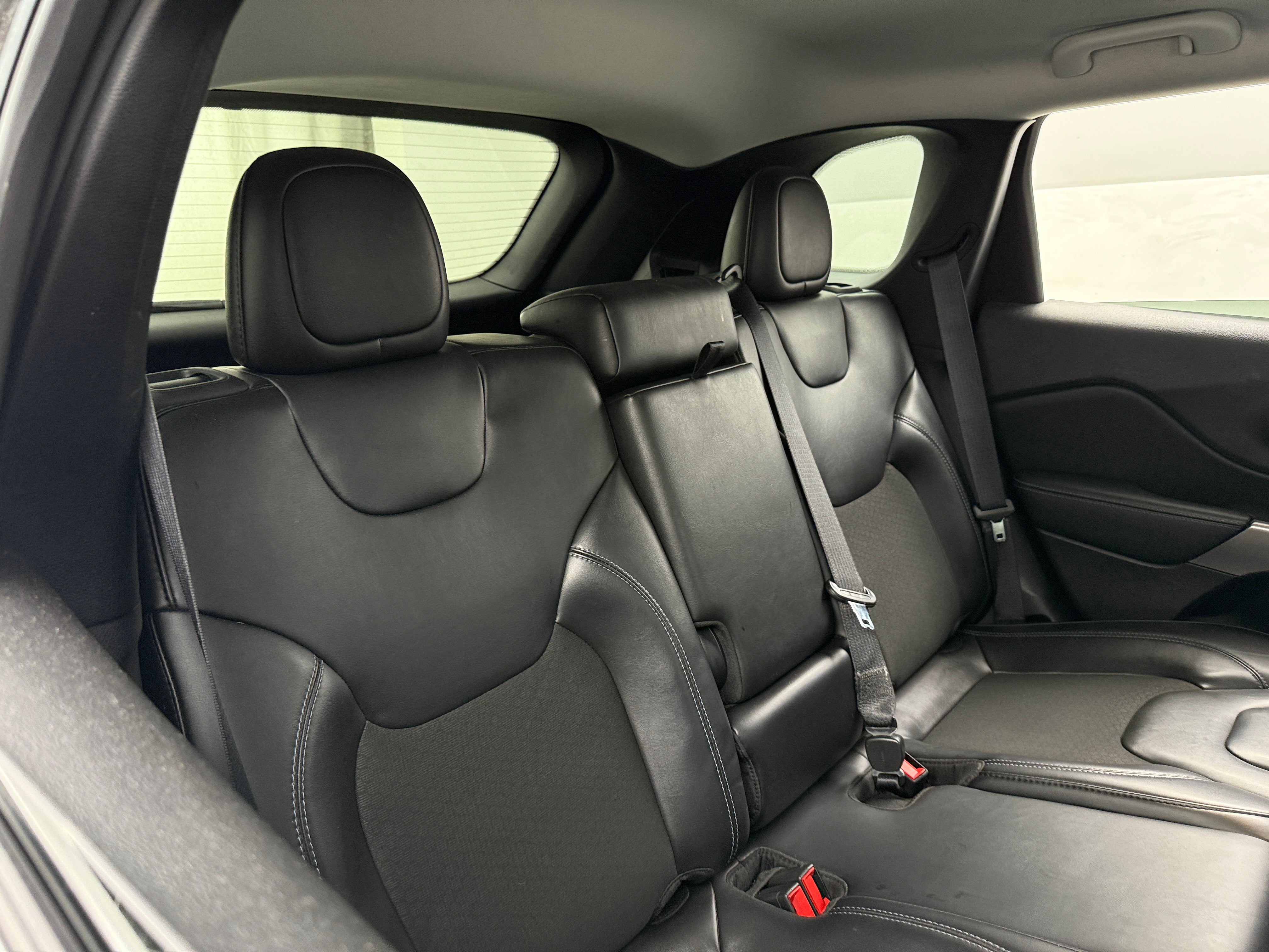Thumbnail: 2021 Jeep Cherokee - 6