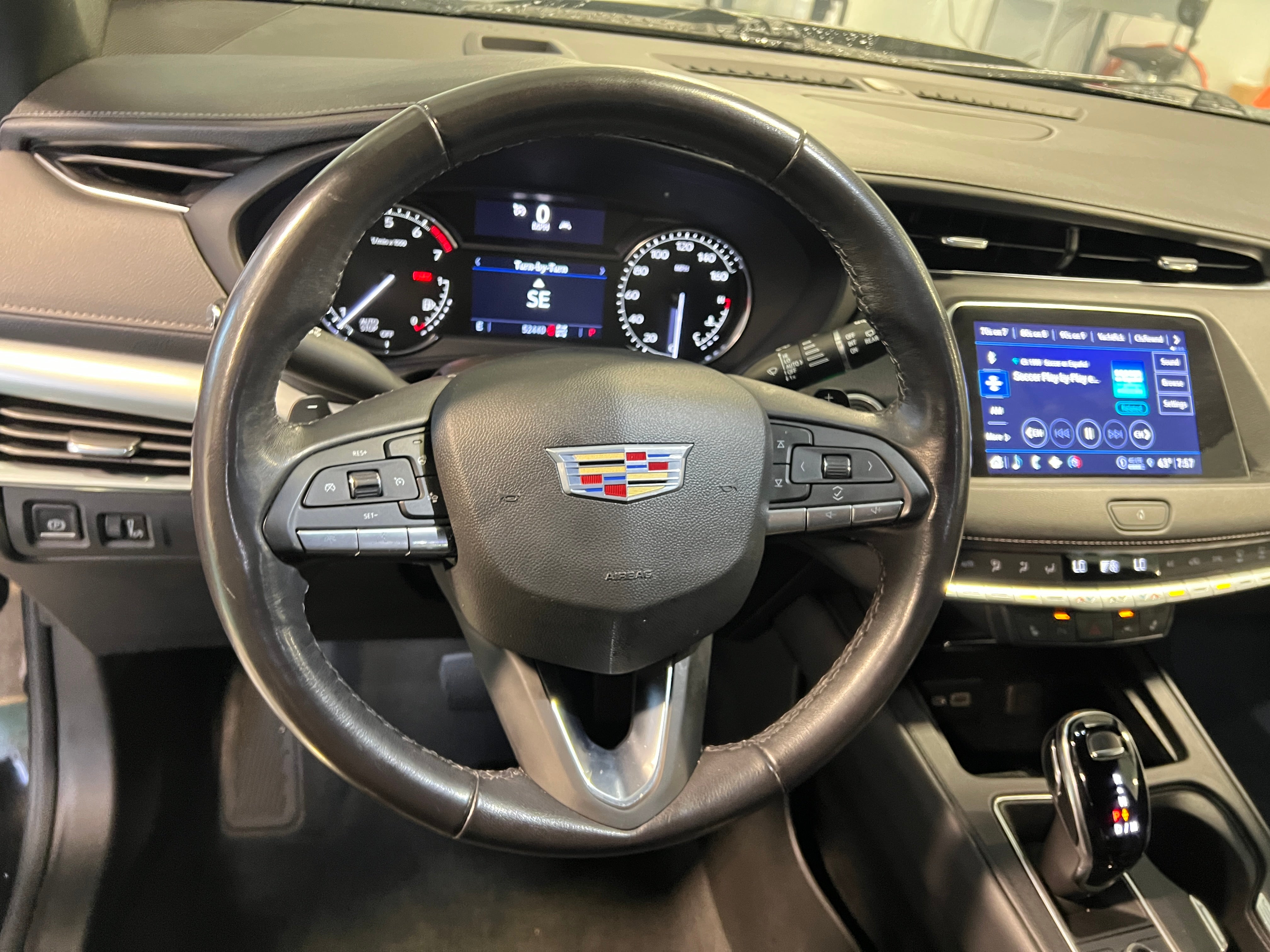 2023 Cadillac XT4 Premium Luxury 4