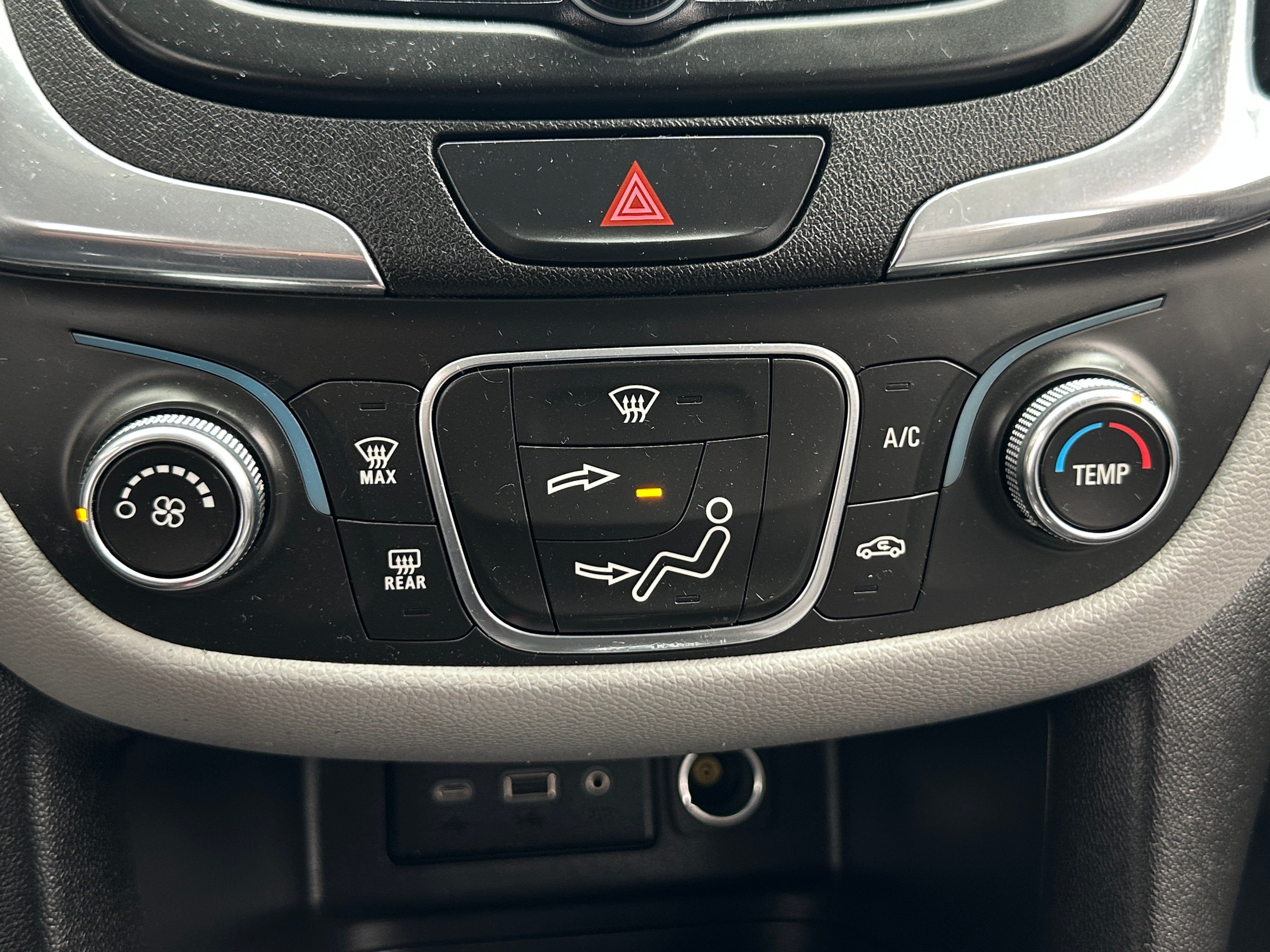 2020 Chevrolet Equinox LS 4