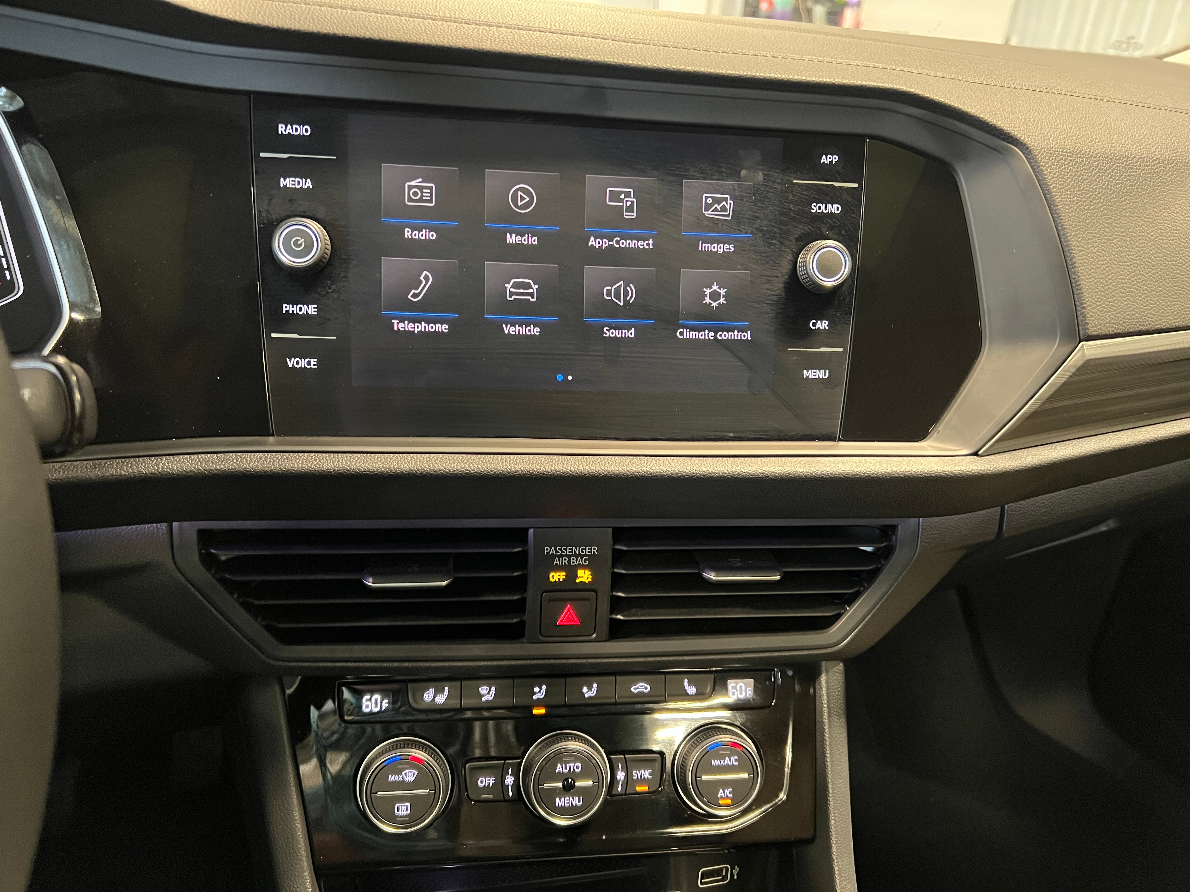 2020 Volkswagen Jetta SEL 3