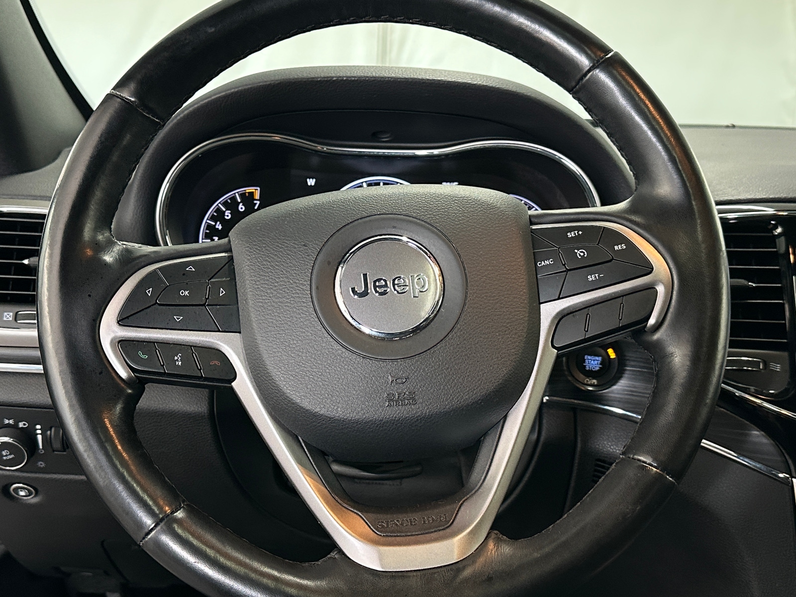 Thumbnail: 2020 Jeep Grand Cherokee - 4