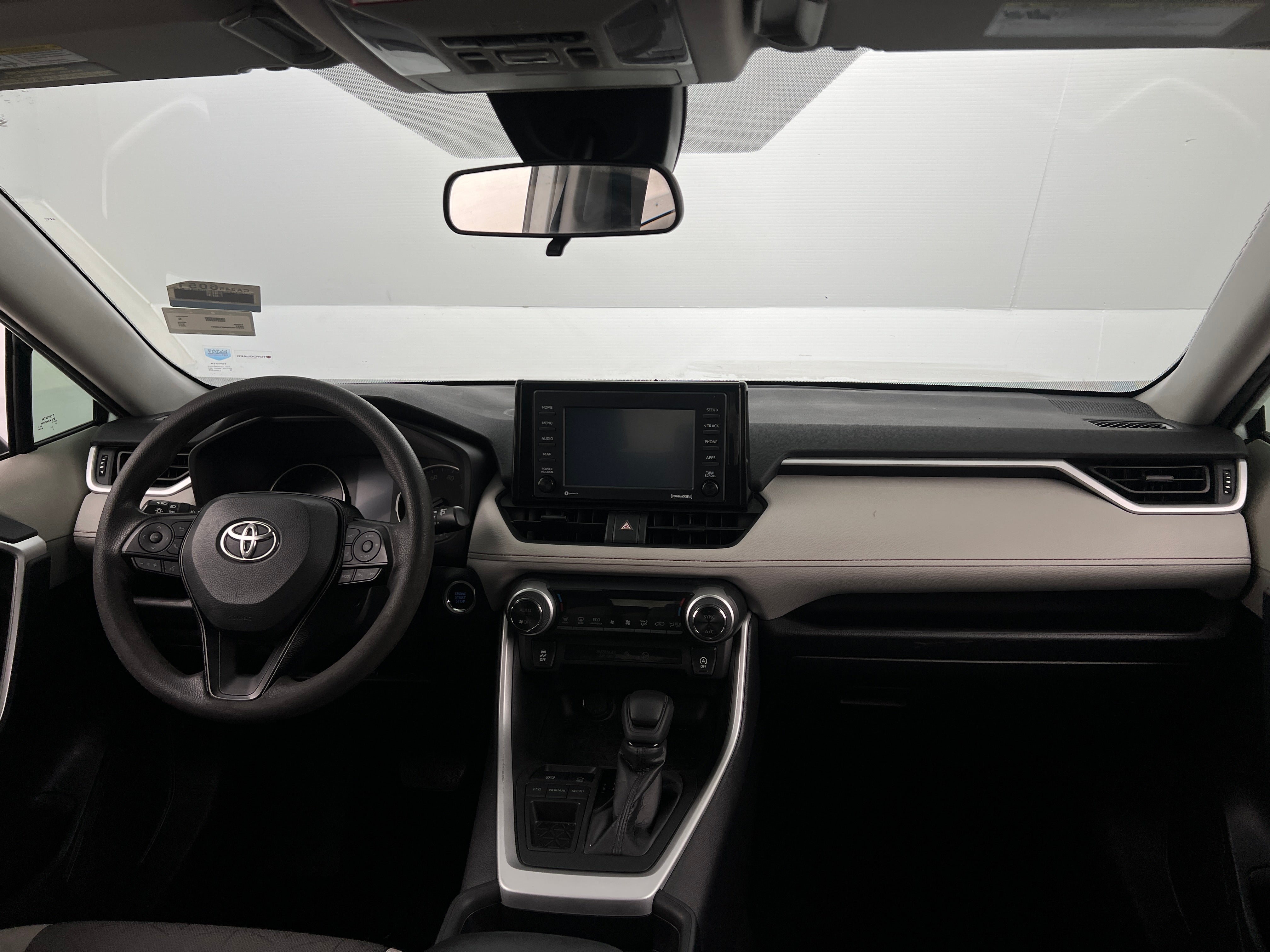 2021 Toyota RAV4 XLE 3