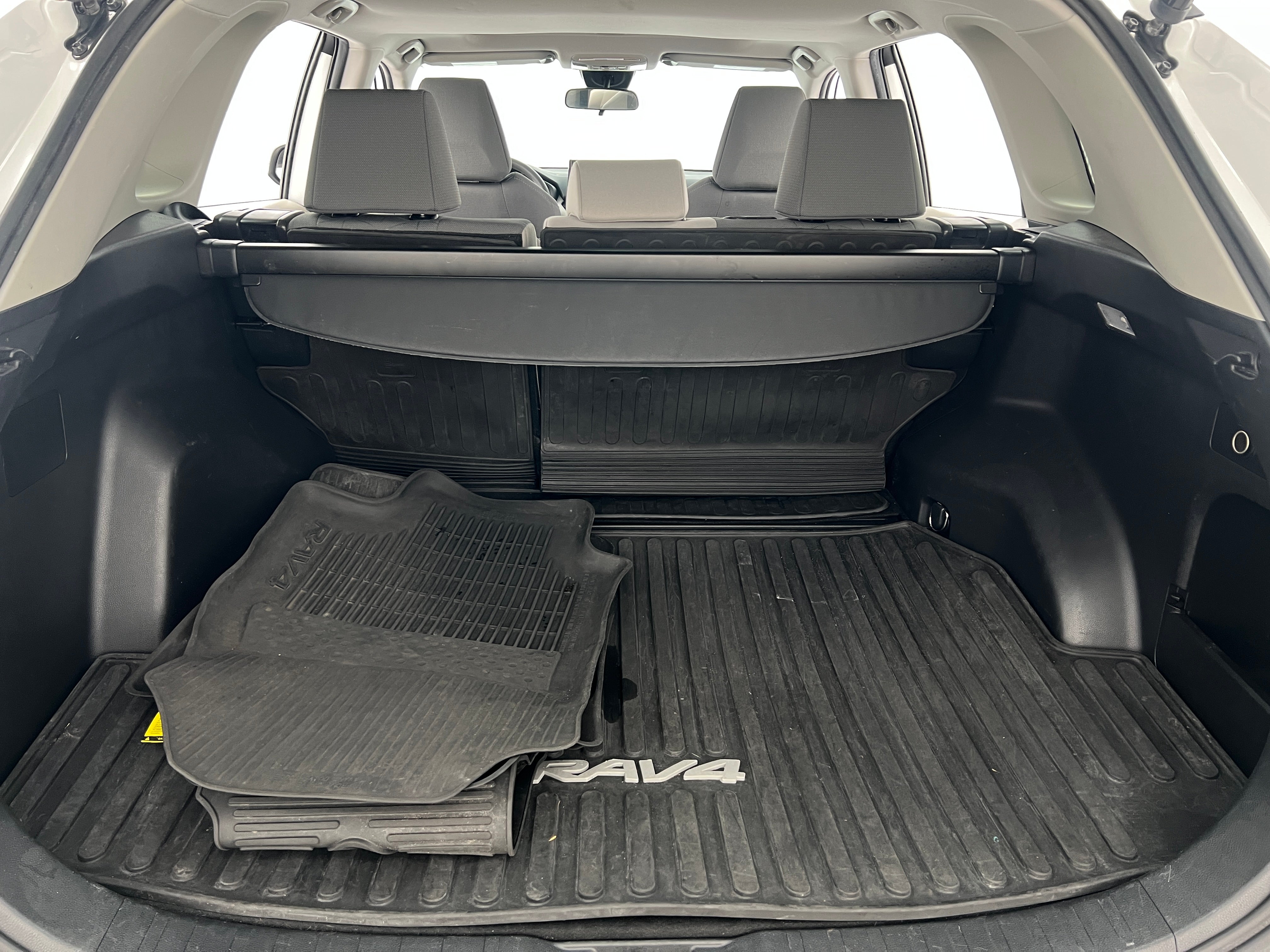 2021 Toyota RAV4 XLE 7