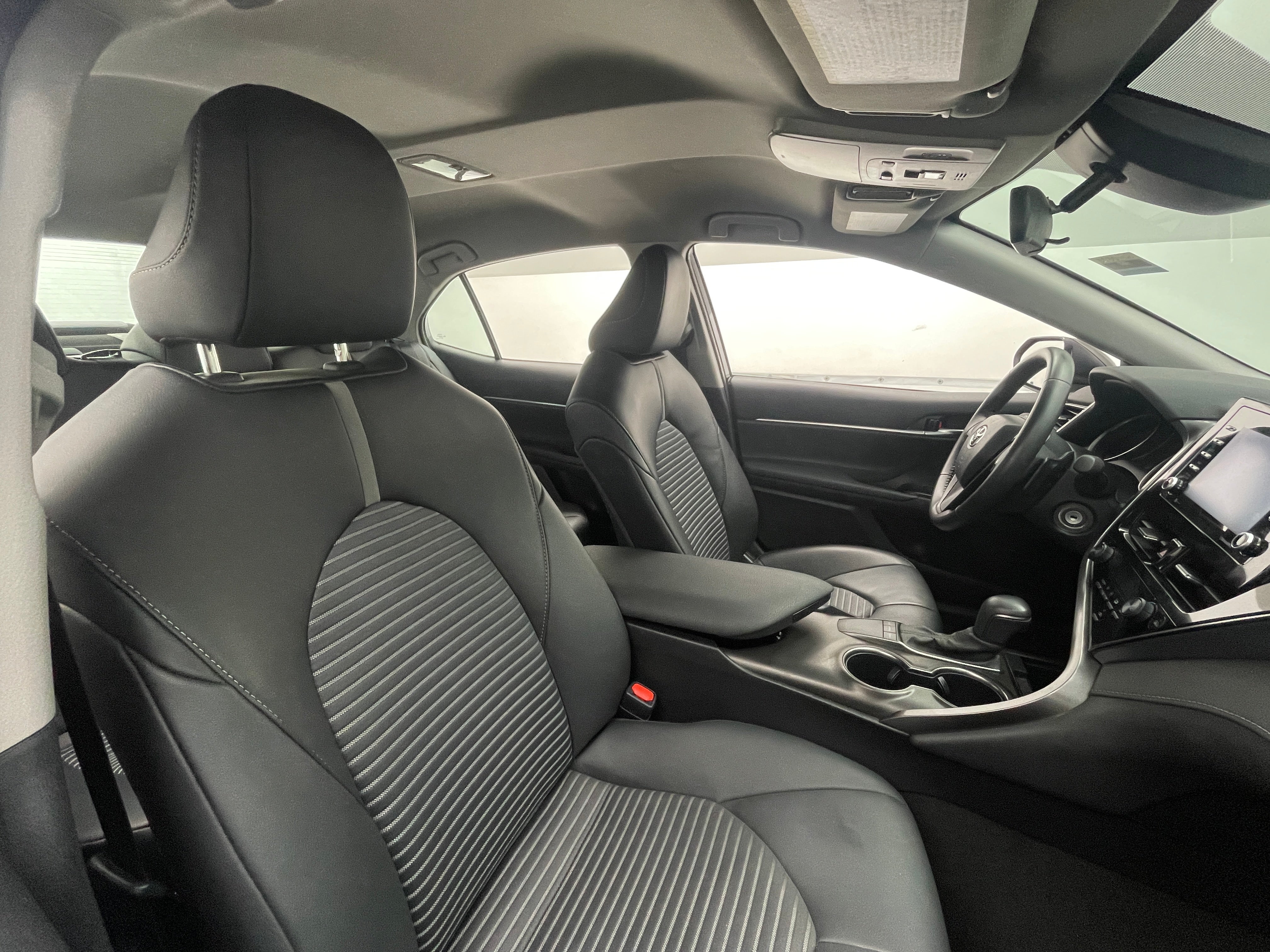 2024 Toyota Camry SE 2