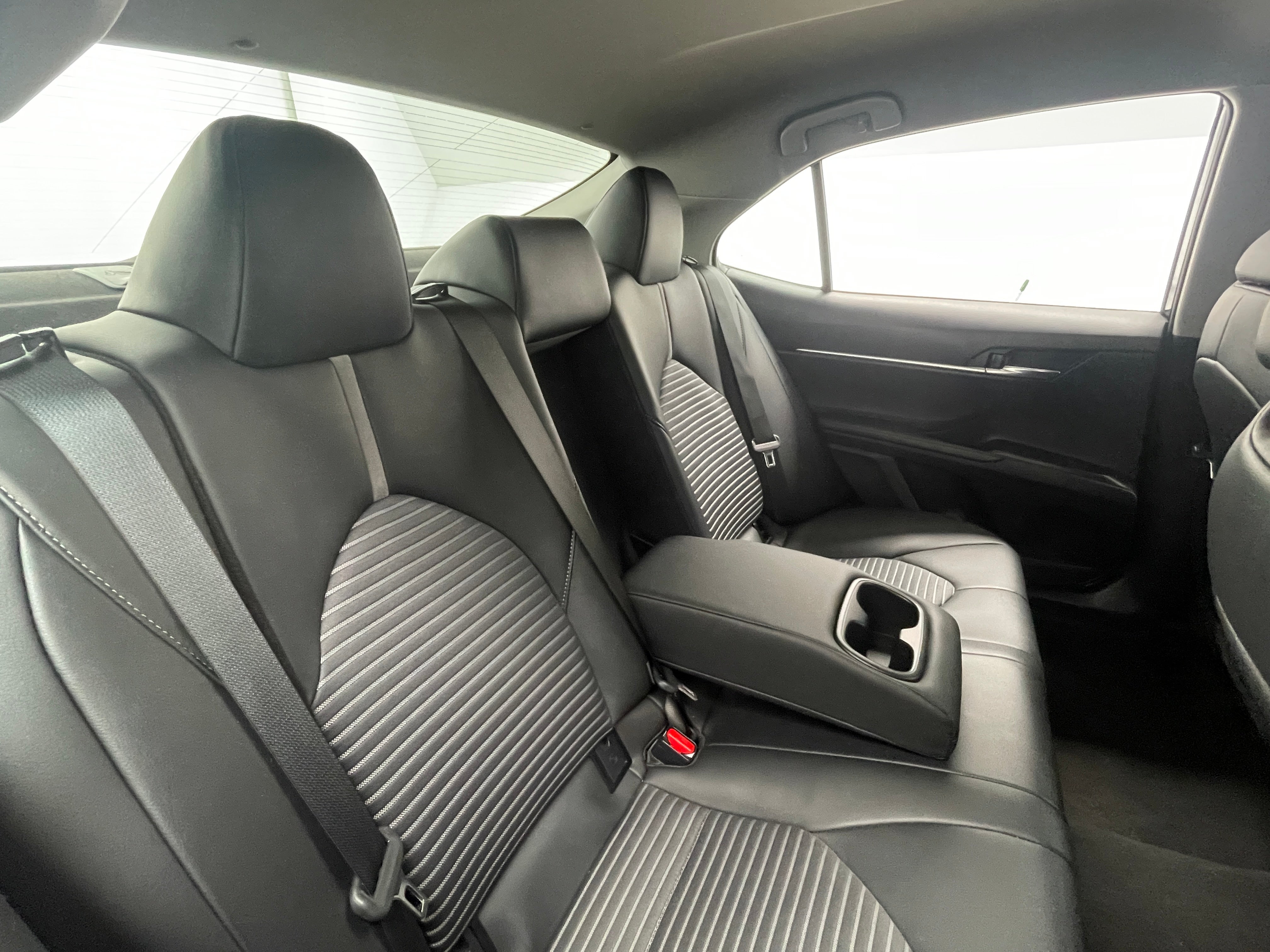 2024 Toyota Camry SE 6