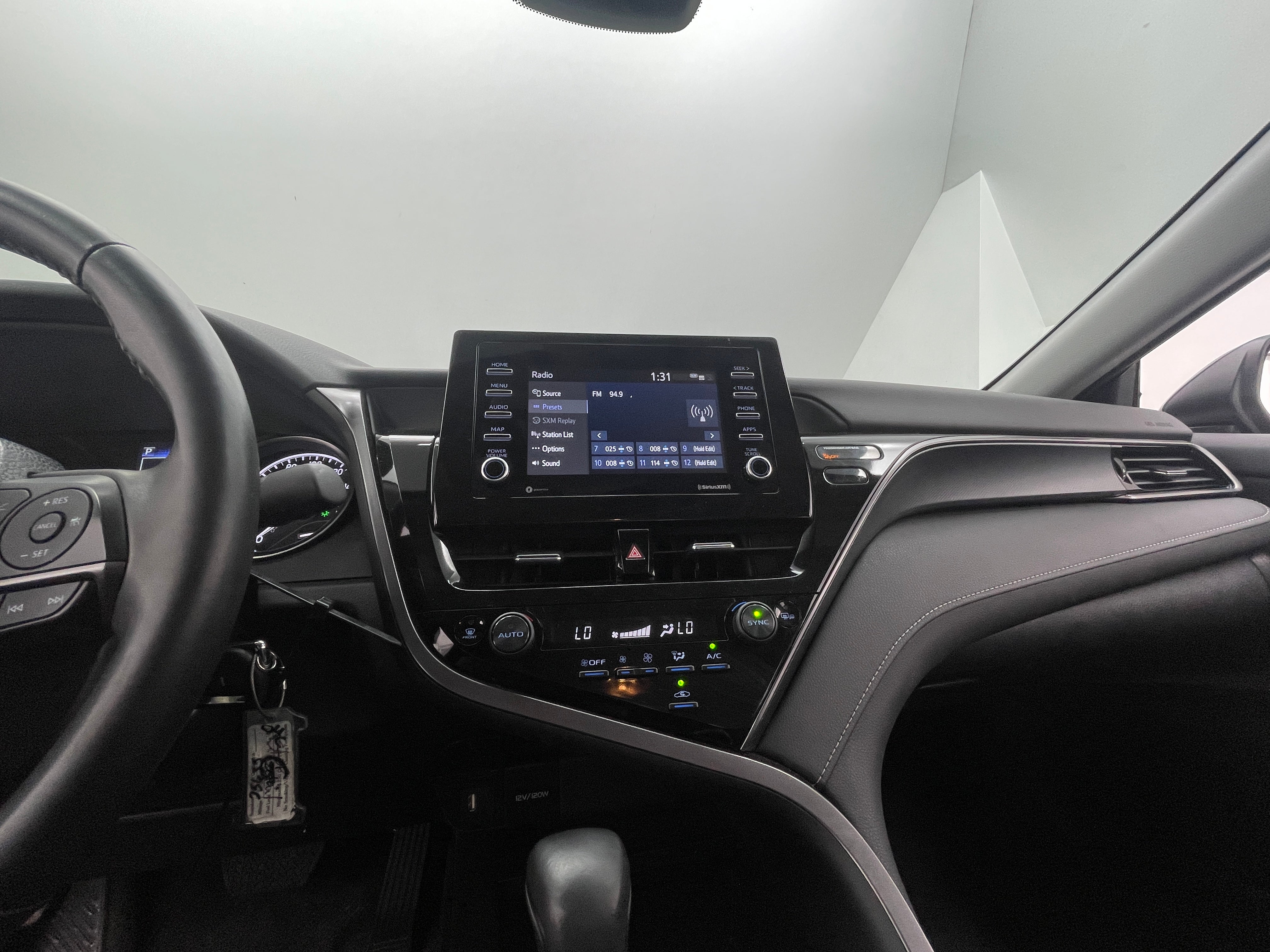 2024 Toyota Camry SE 4