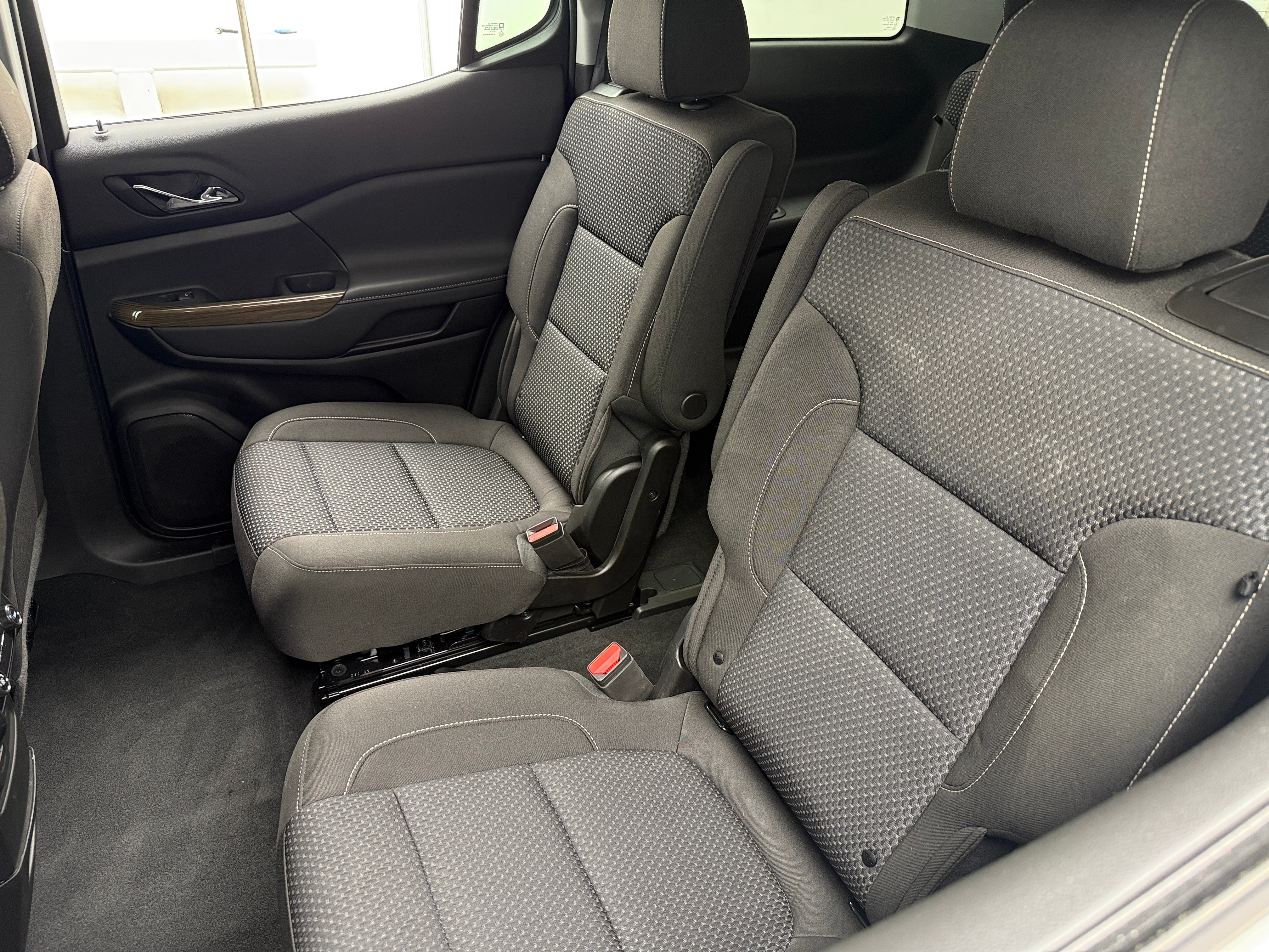2023 GMC Acadia SLE 6