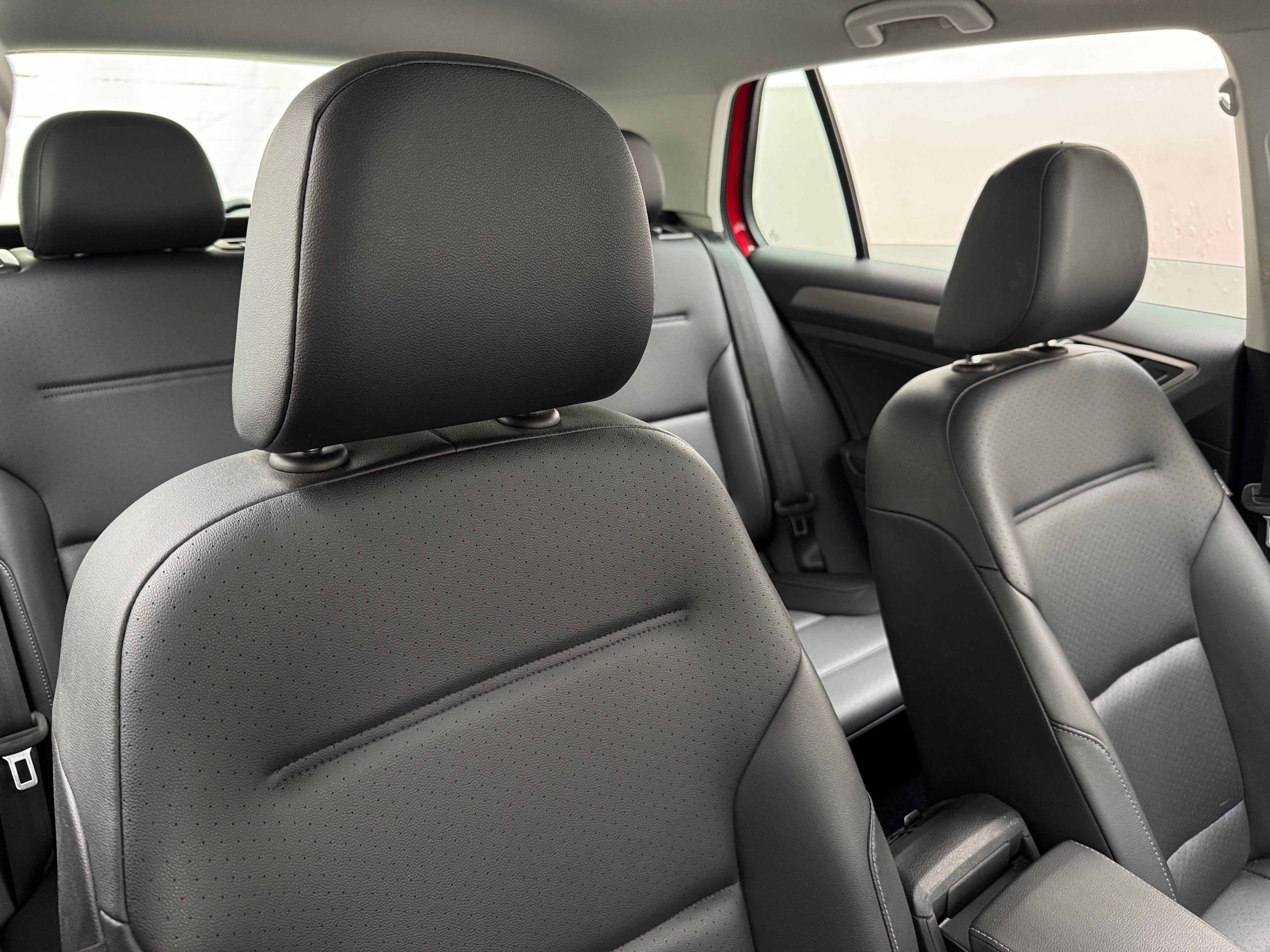 2016 Volkswagen Golf SE 2