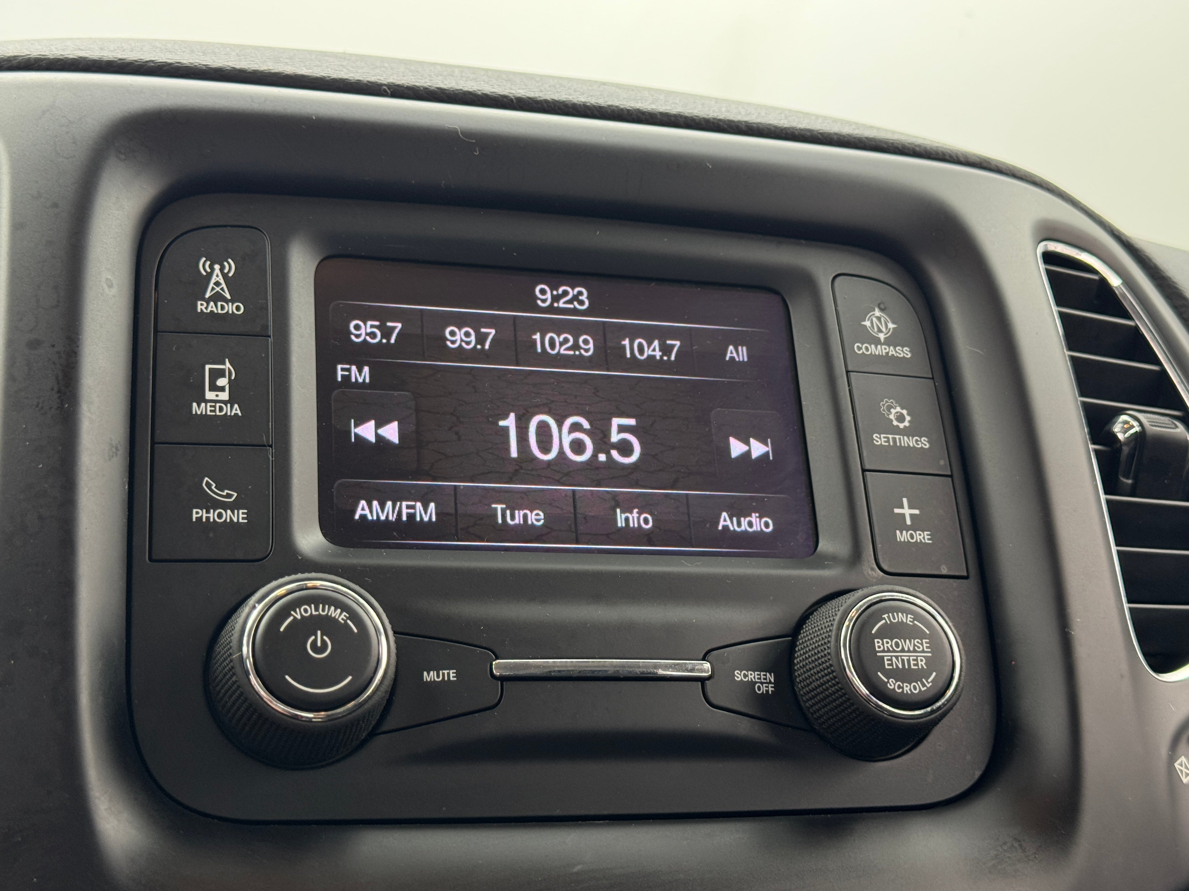 2018 Jeep Compass Sport 3