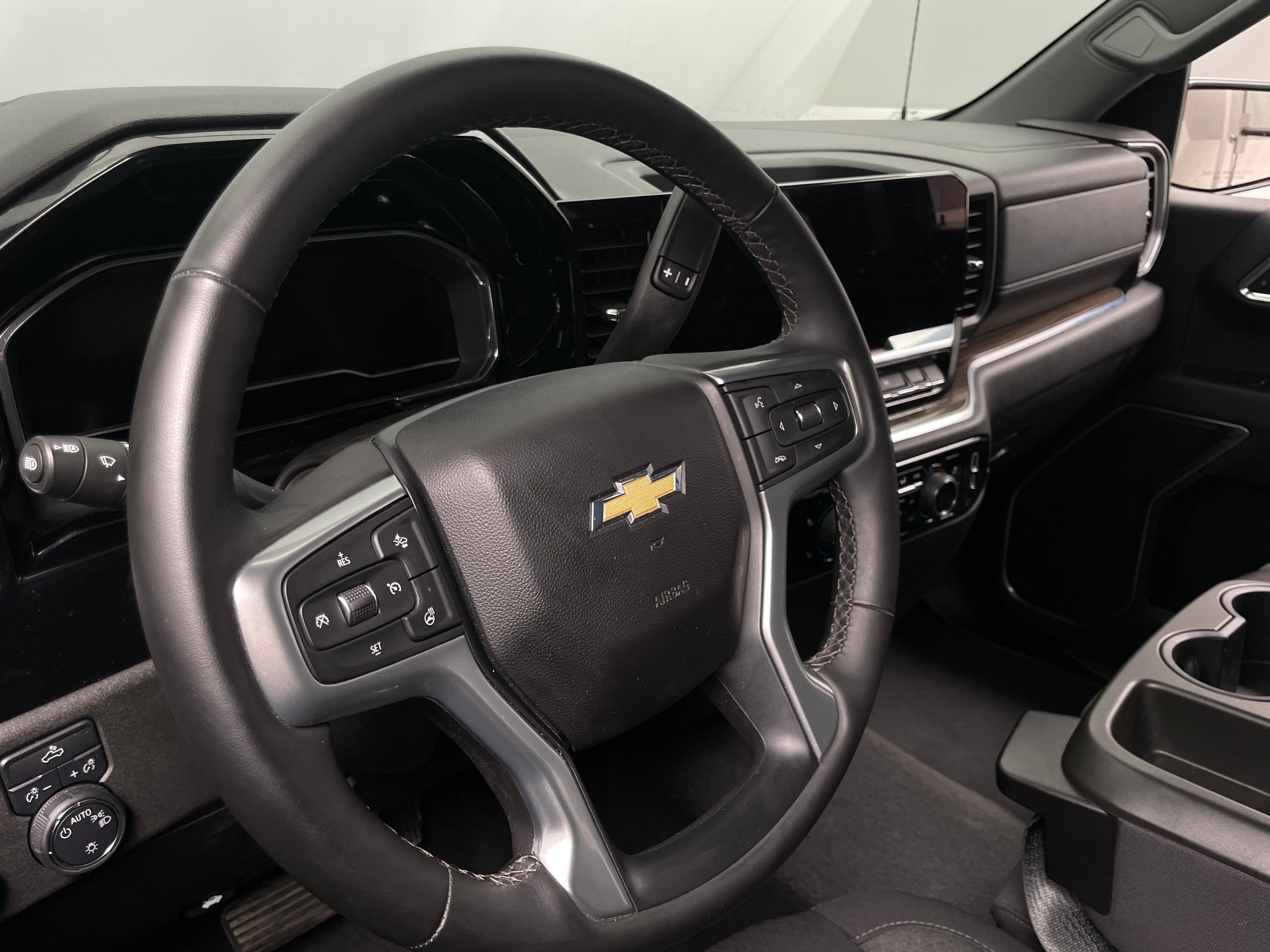 2024 Chevrolet Silverado 1500 LT 5
