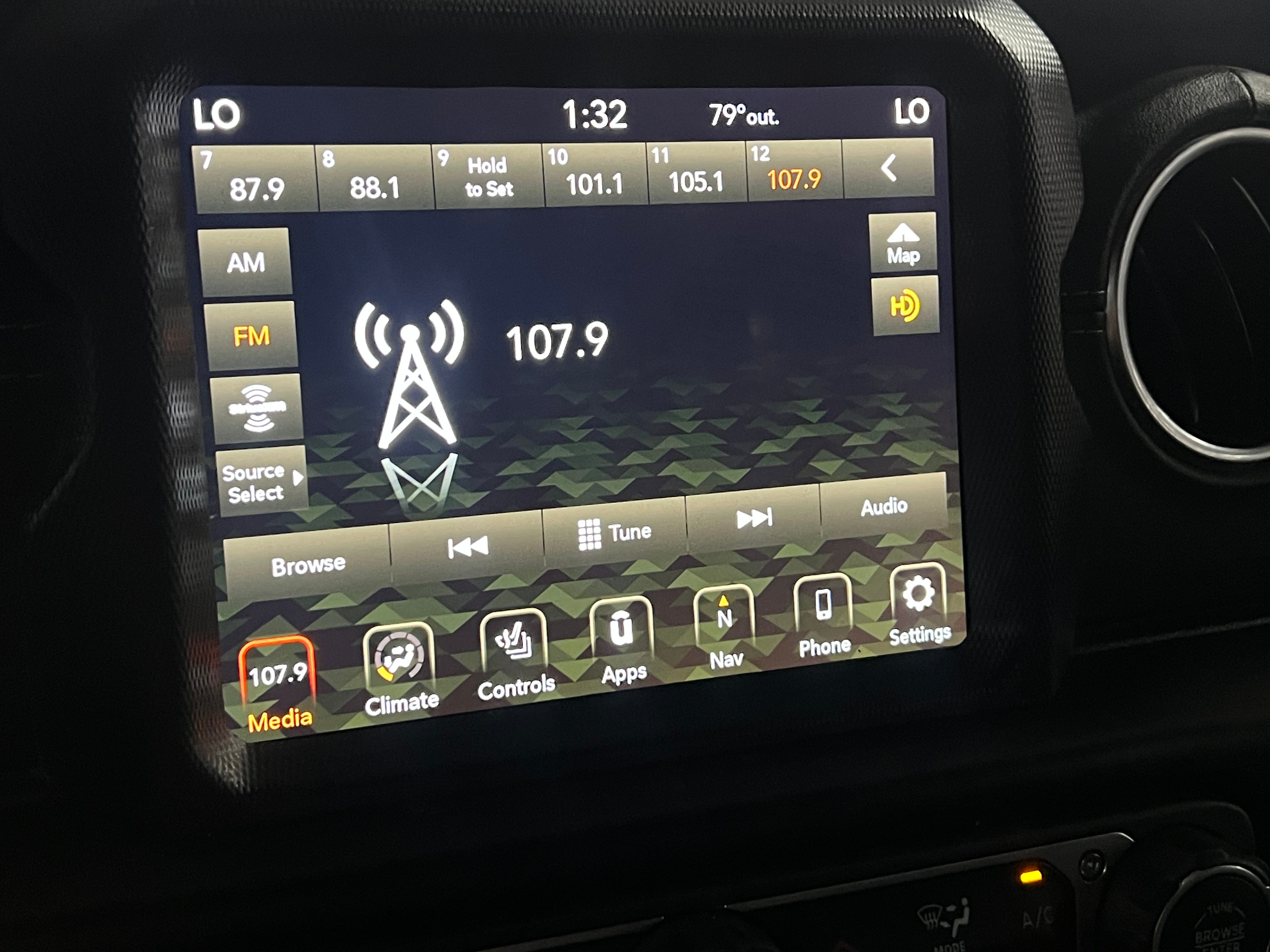 2020 Jeep Wrangler Unlimited Sahara 3