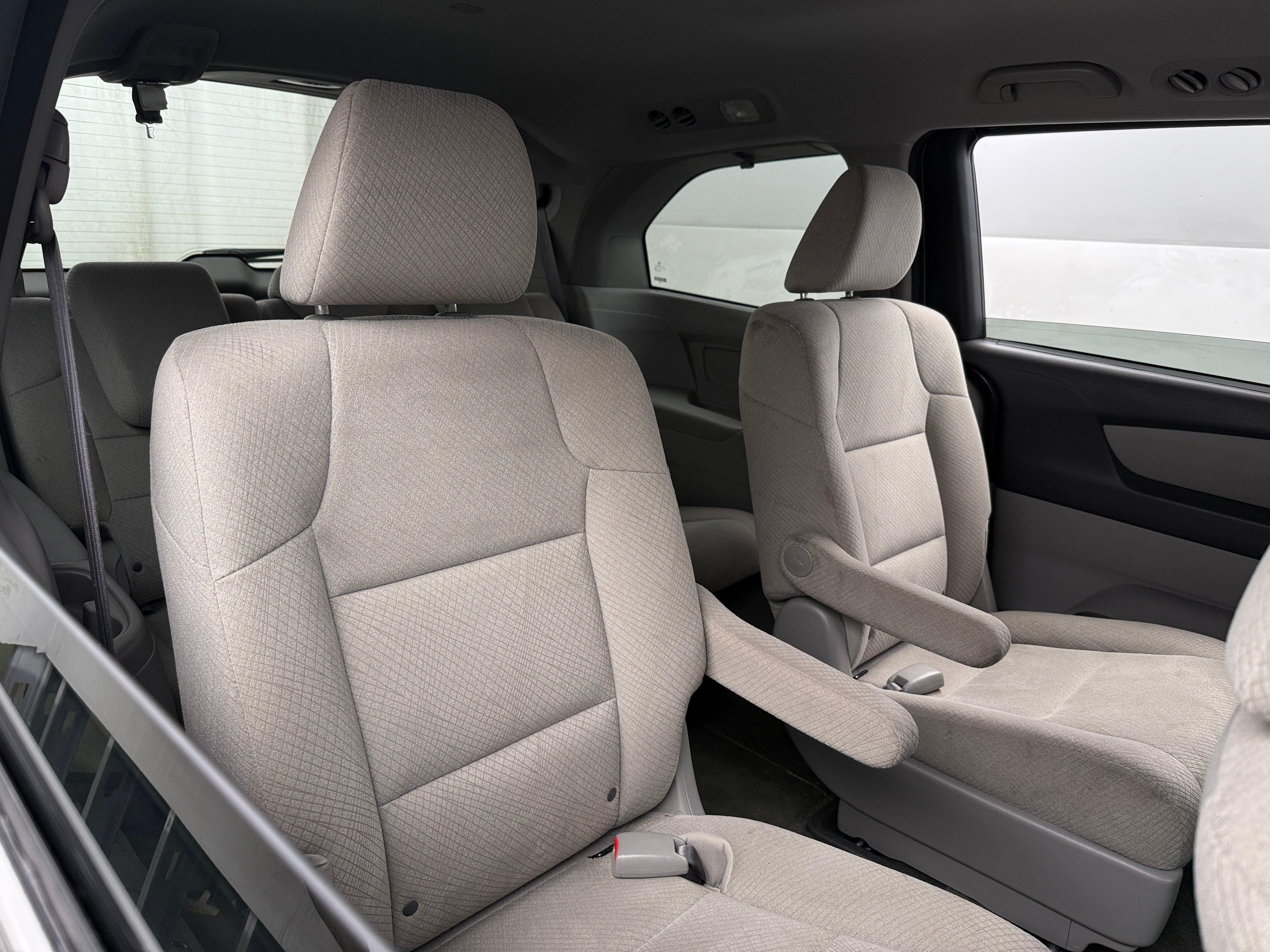 2016 Honda Odyssey LX 6