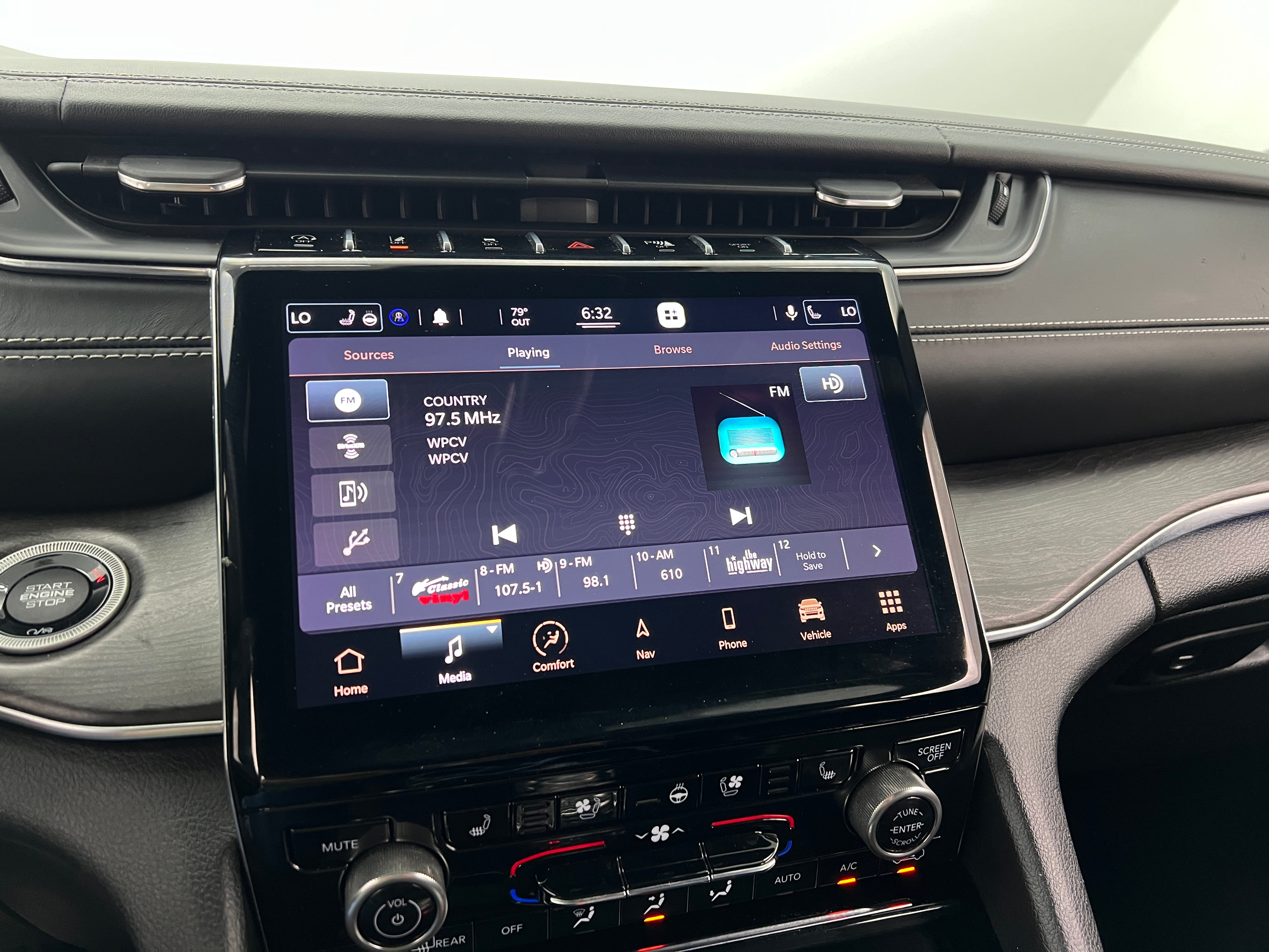 2021 Jeep Grand Cherokee L Overland 3