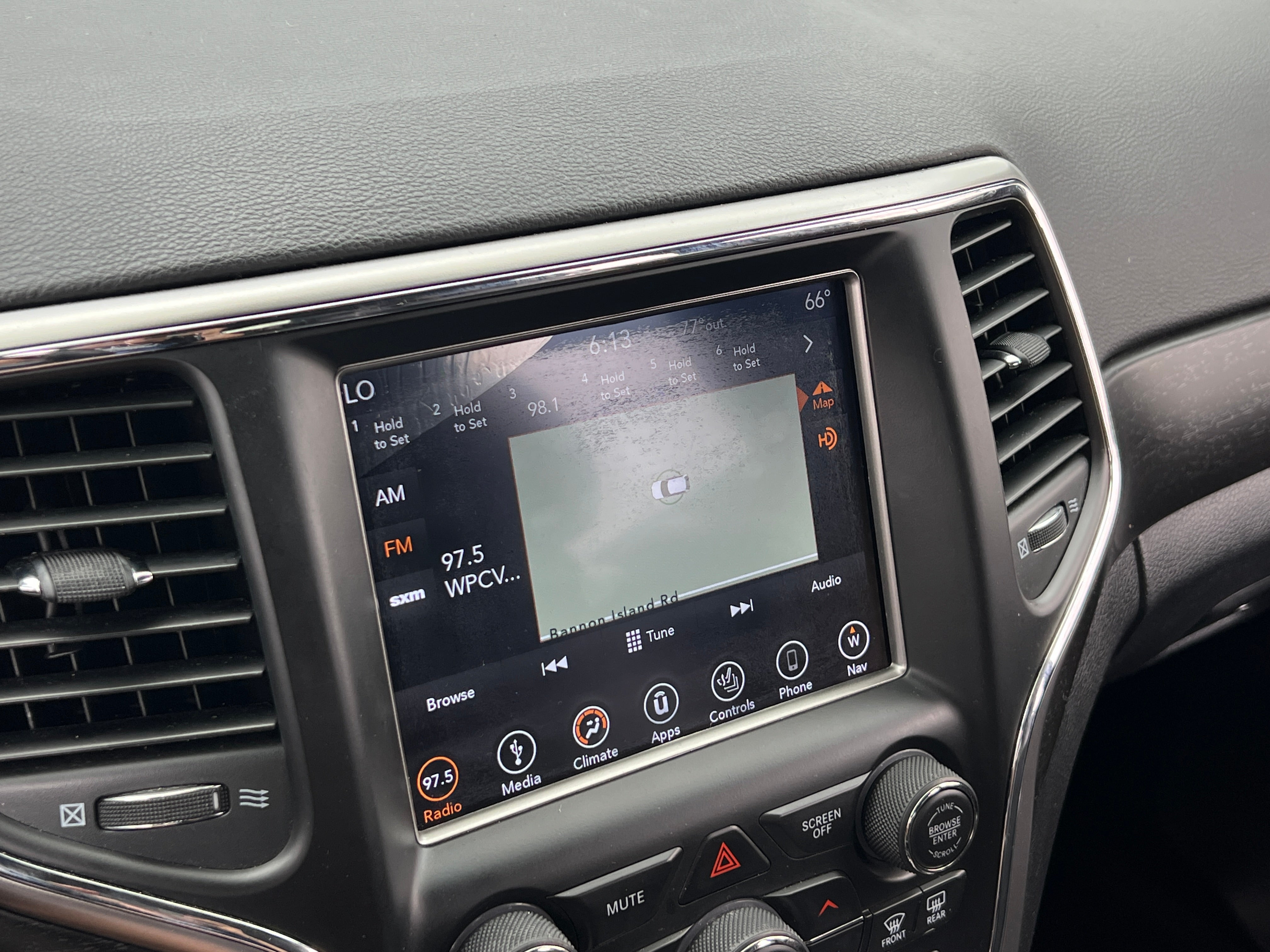 2018 Jeep Grand Cherokee Altitude 3