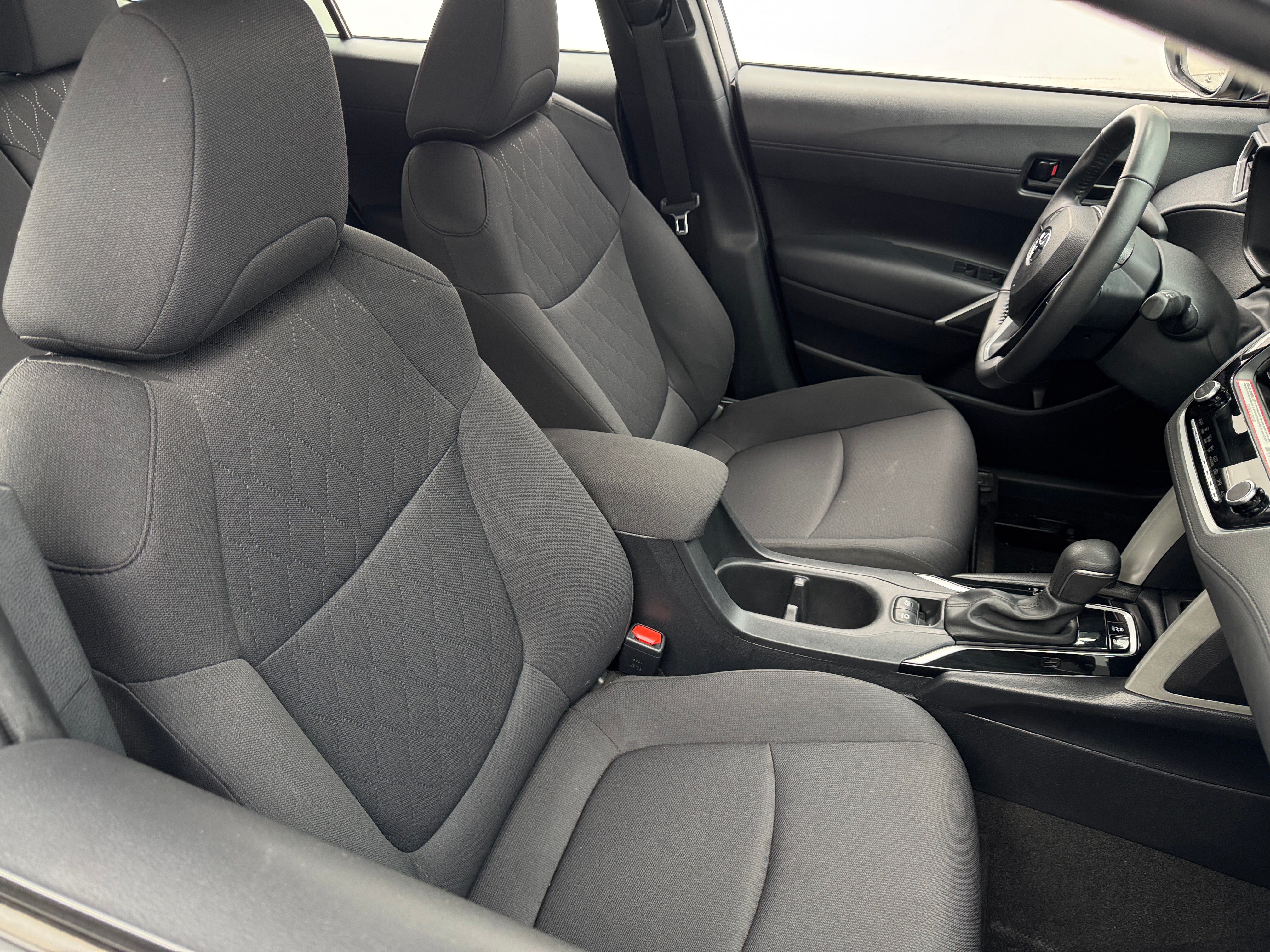 2024 Toyota Corolla Cross LE 2