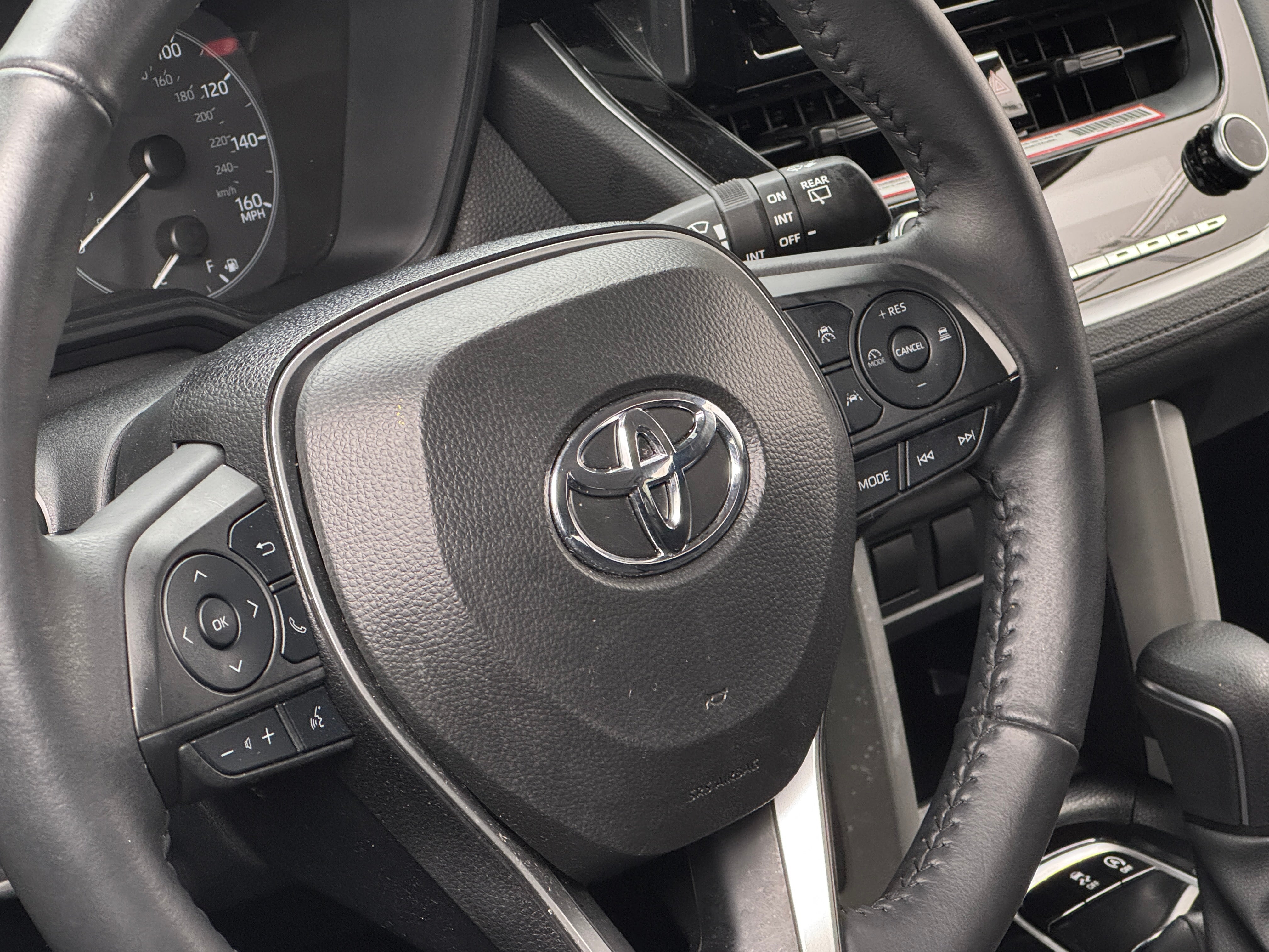 2024 Toyota Corolla Cross LE 5