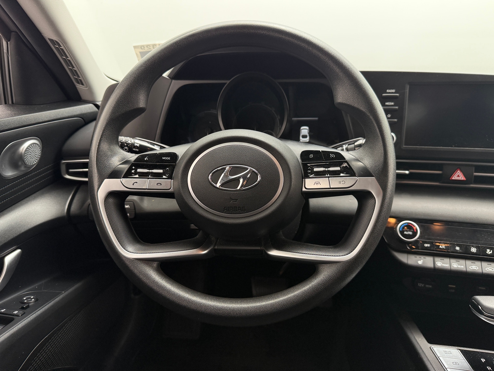 Thumbnail: 2022 Hyundai Elantra - 5