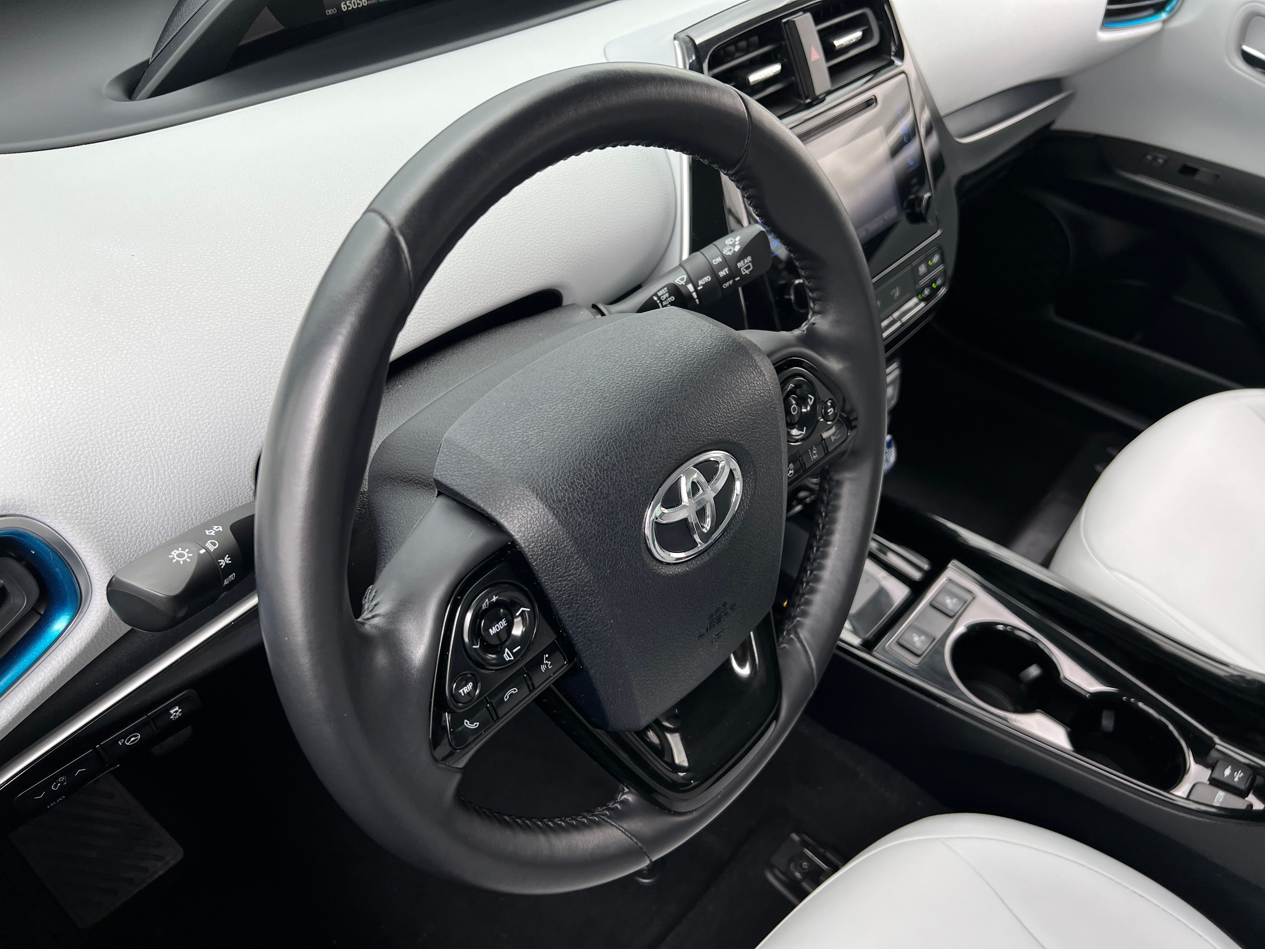 2019 Toyota Prius XLE 4