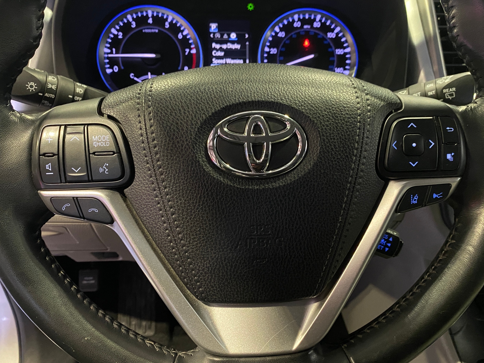 Thumbnail: 2017 Toyota Highlander - 4