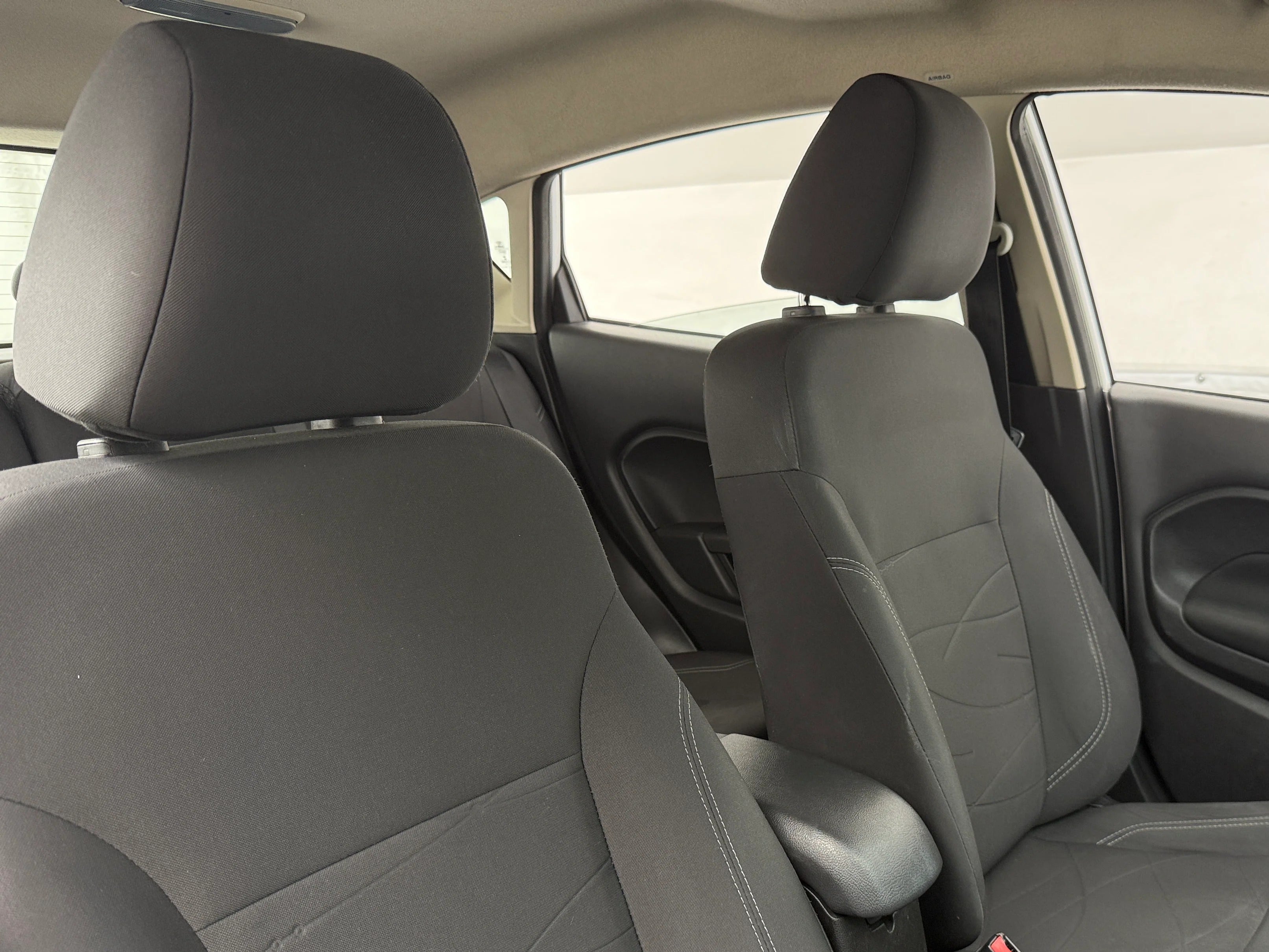 2015 Ford Fiesta SE 2