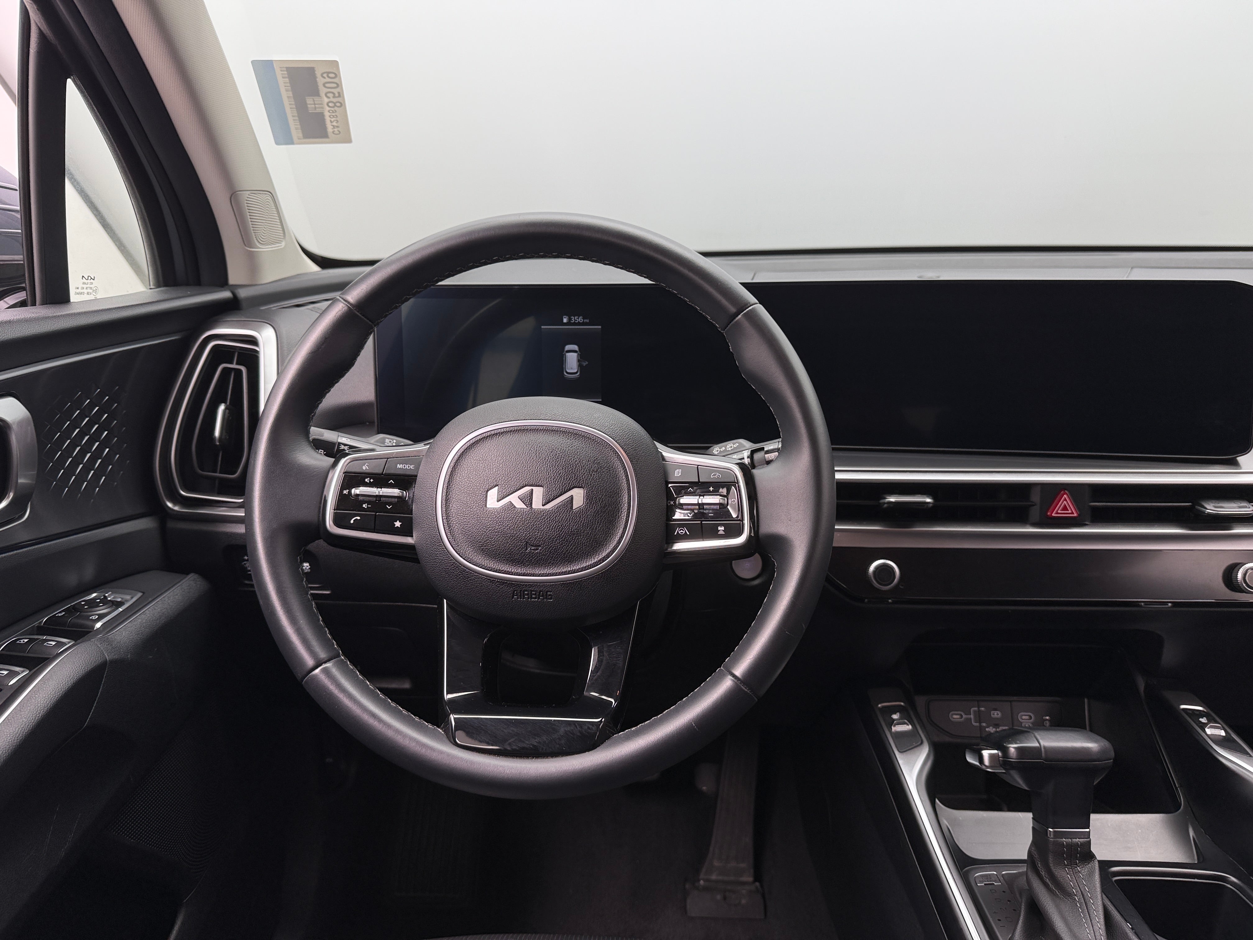 2024 Kia Sorento S 4