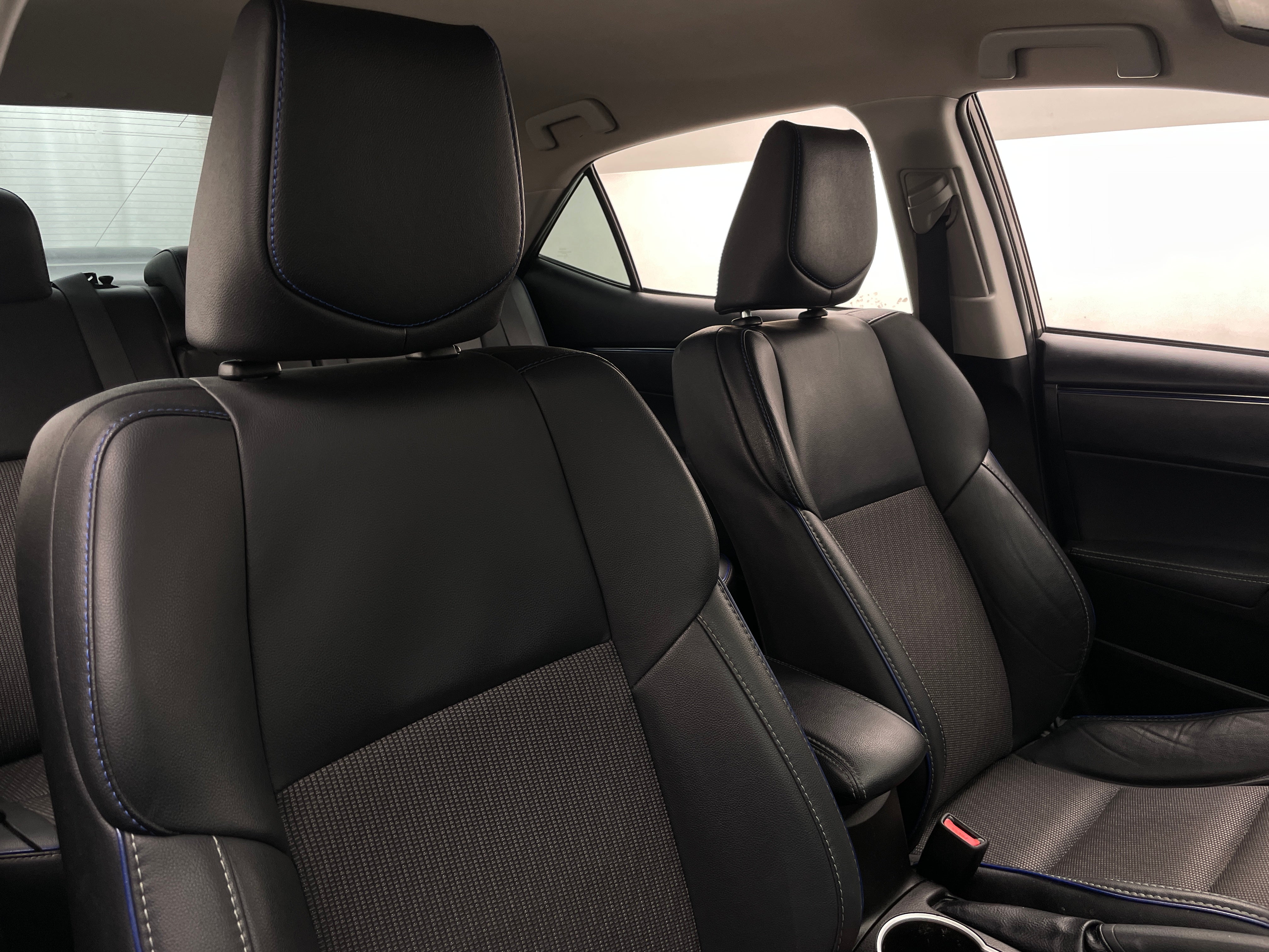 2017 Toyota Corolla SE 2