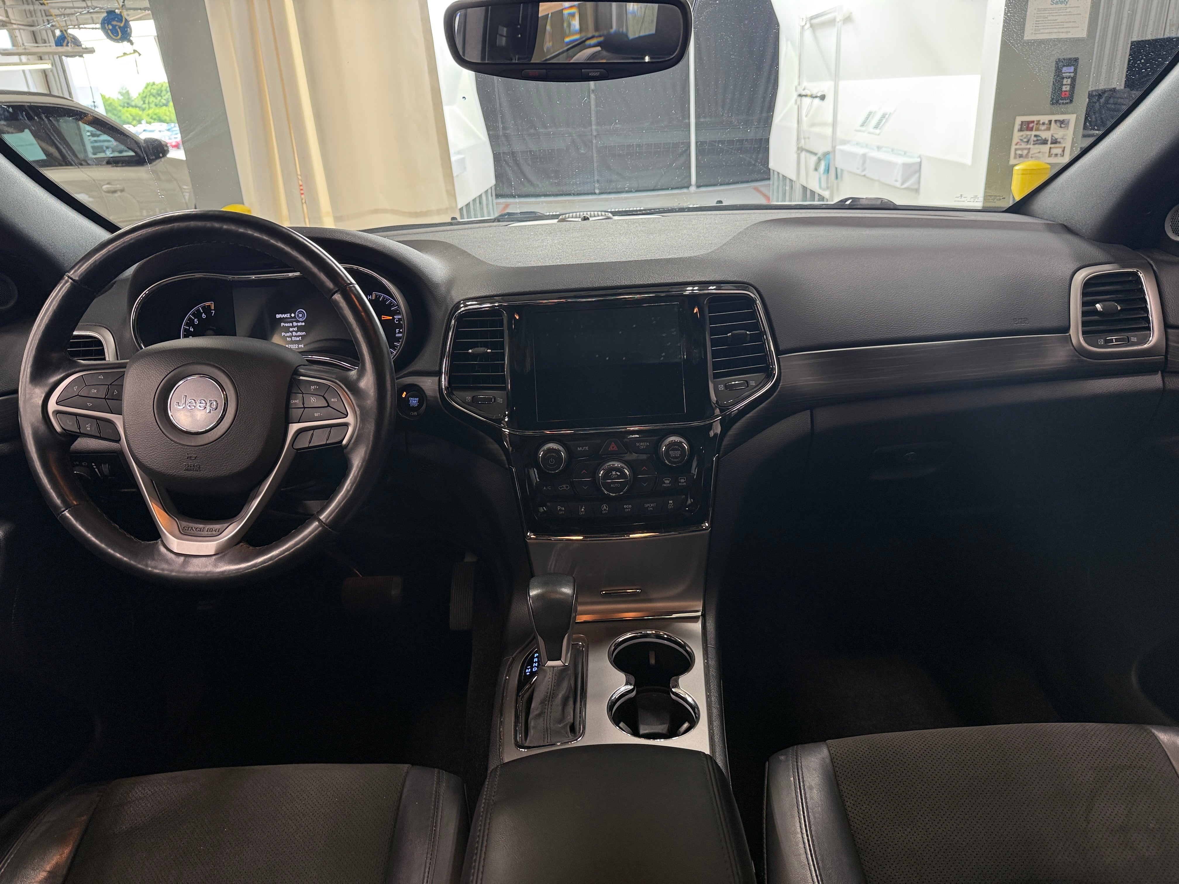 2021 Jeep Grand Cherokee Laredo 3