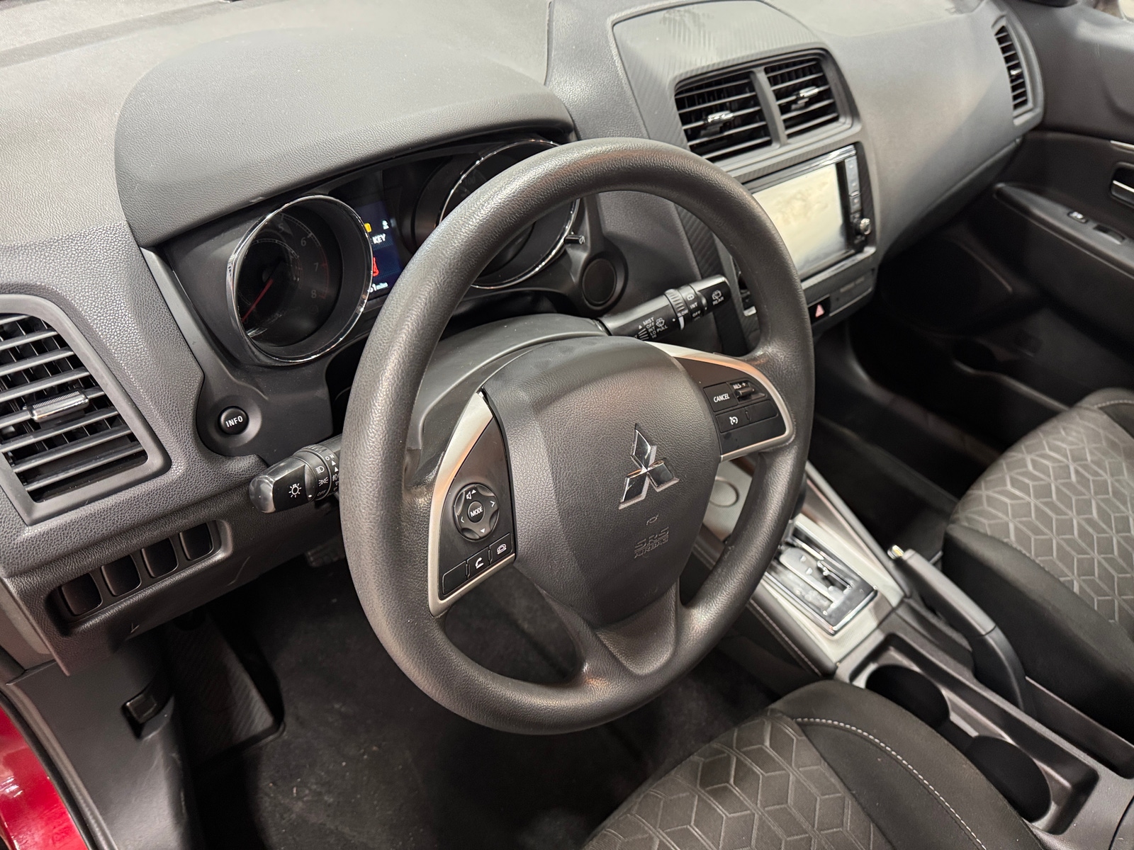 Thumbnail: 2020 Mitsubishi Outlander Sport - 3